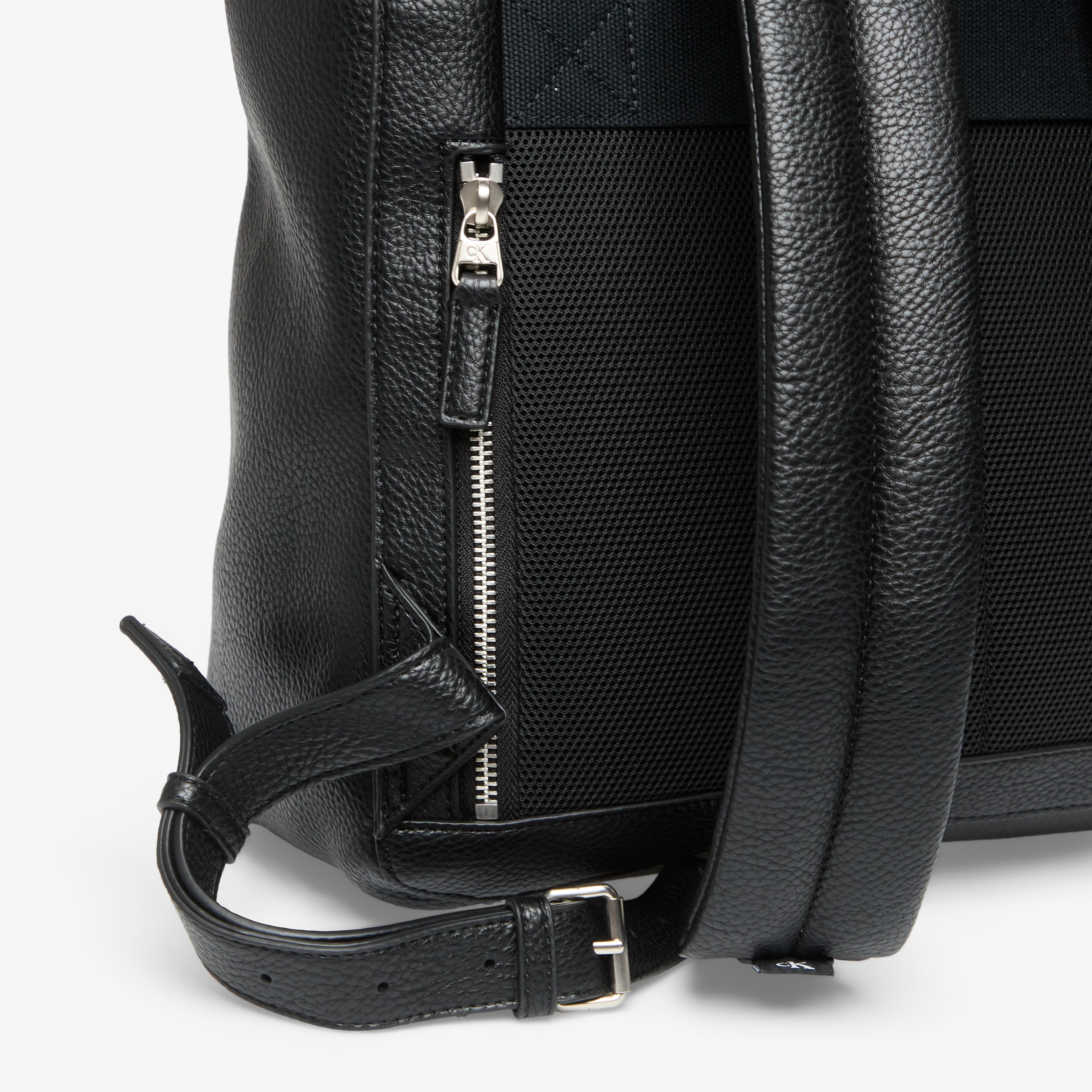 Calvin Klein Раница Bold Pebble Flap Backpack Black