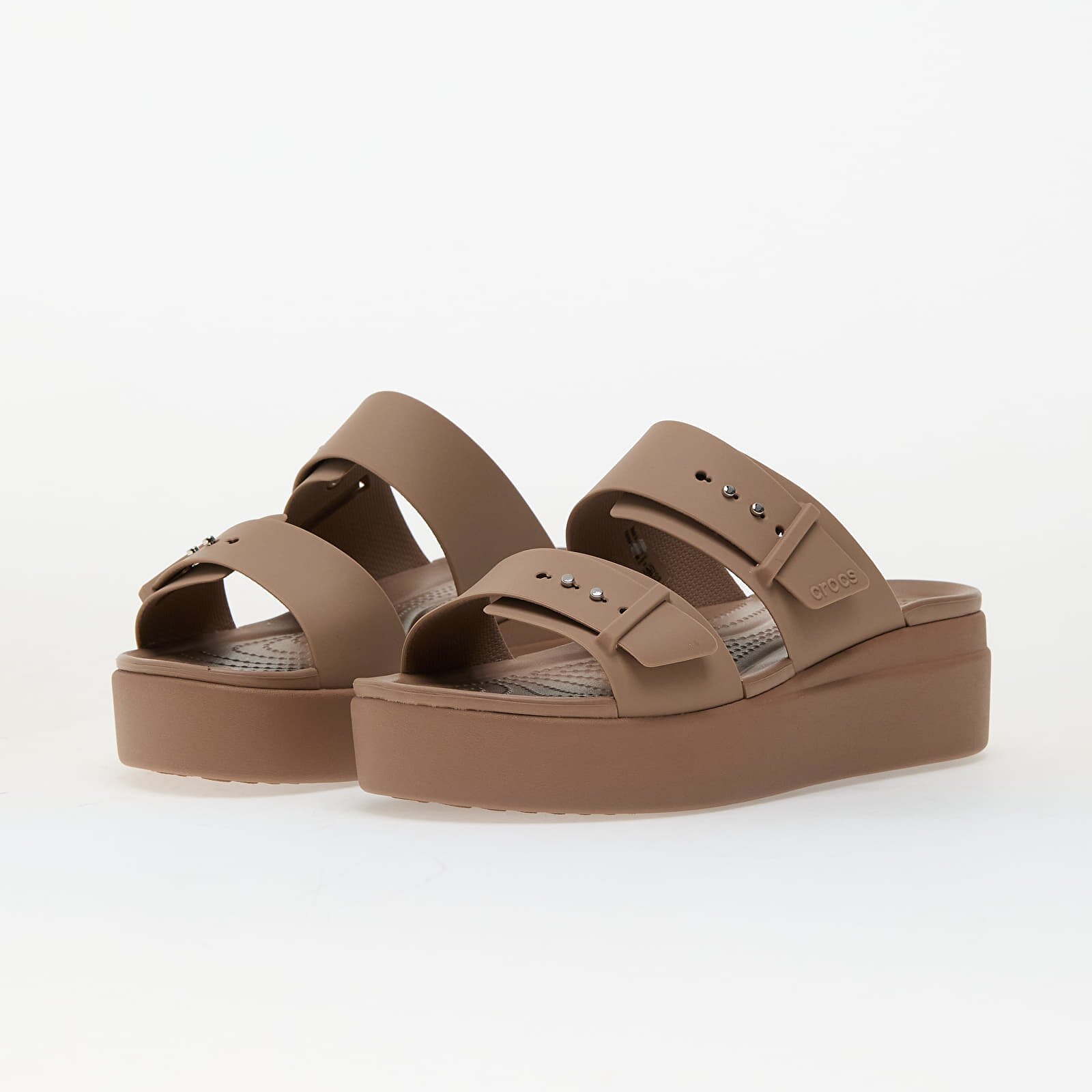 Crocs Сникърси Brooklyn Buckle Low Wedge Latte