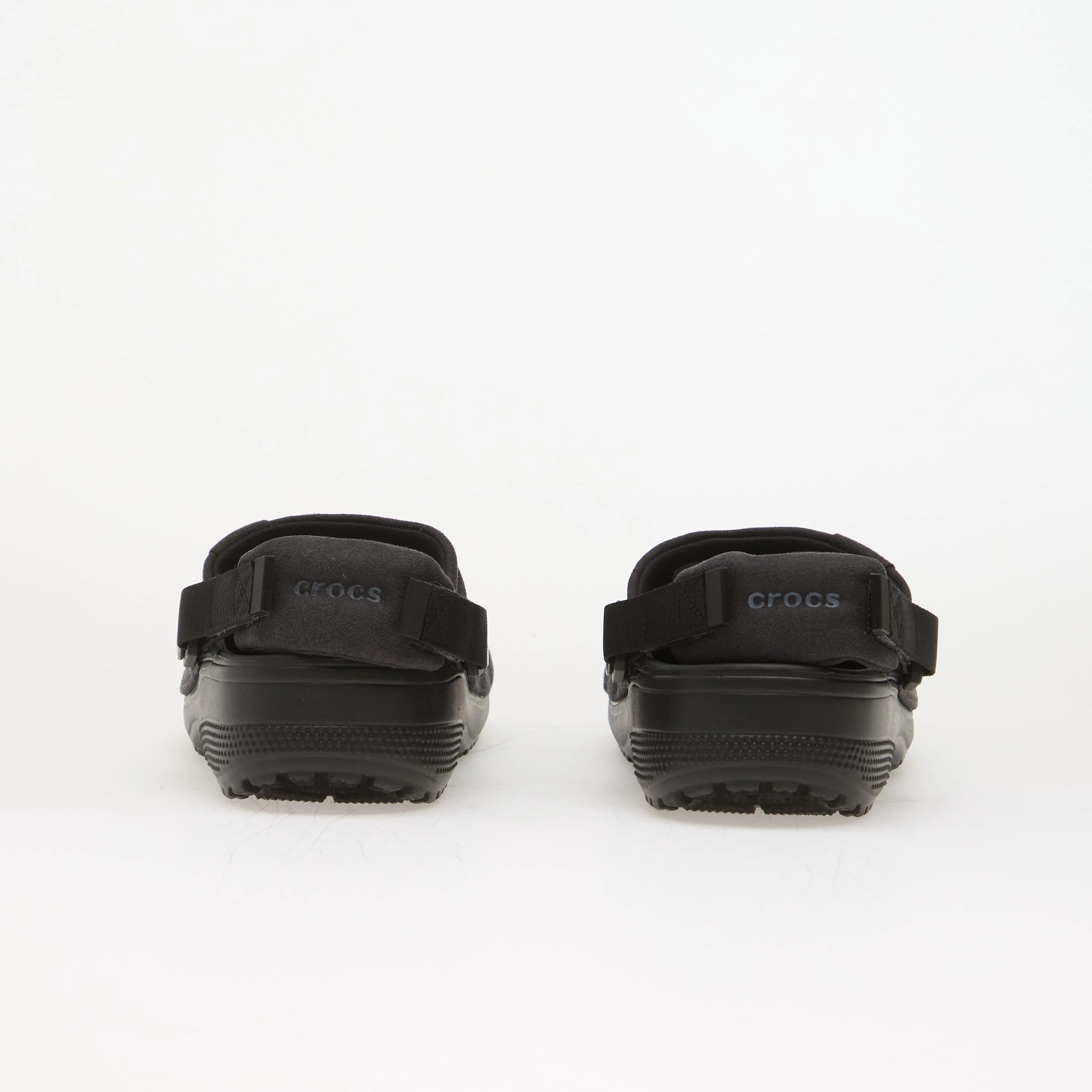 Crocs Сникърси Classic Crafted Vegan Suede Cg Black