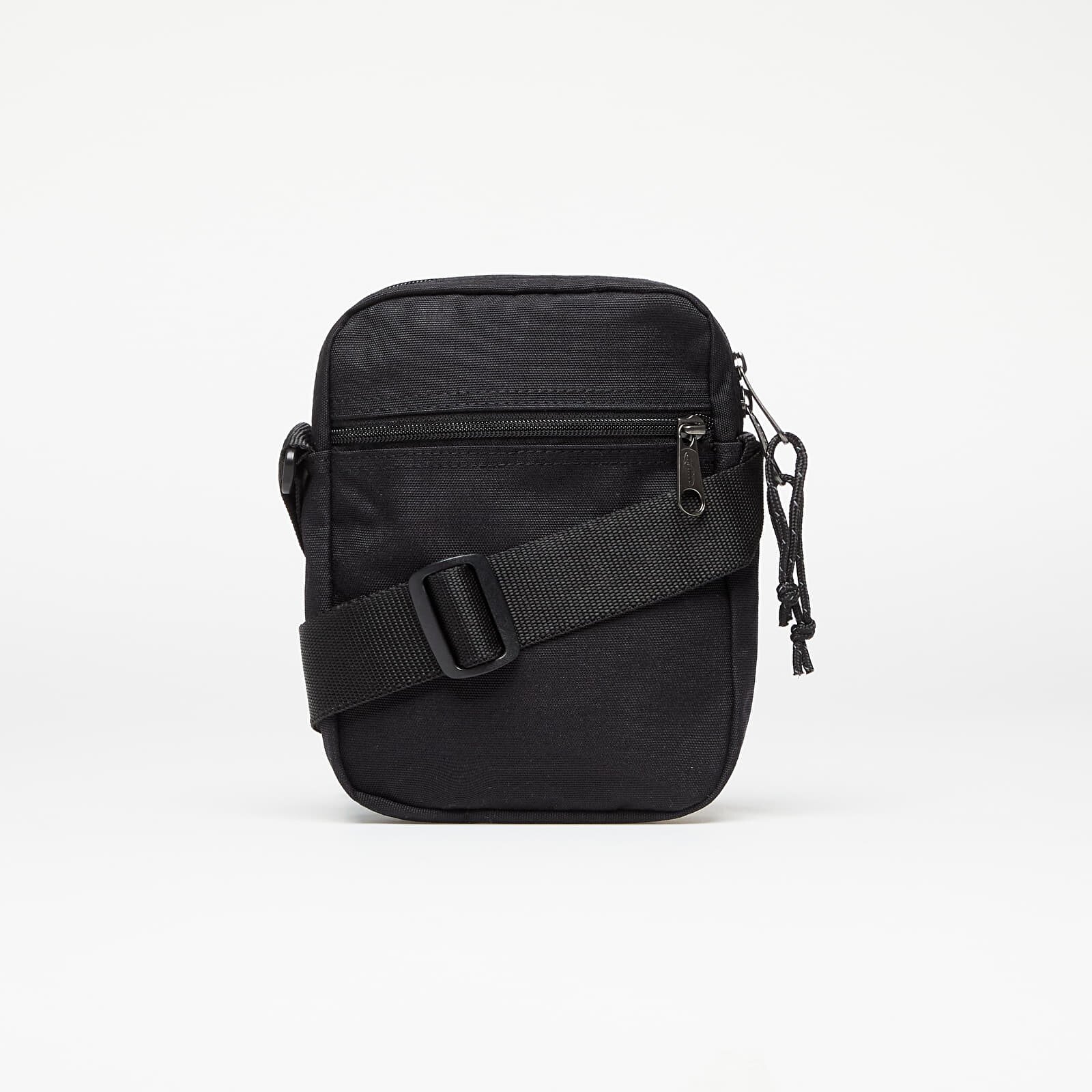 EASTPAK Чанта The One Black