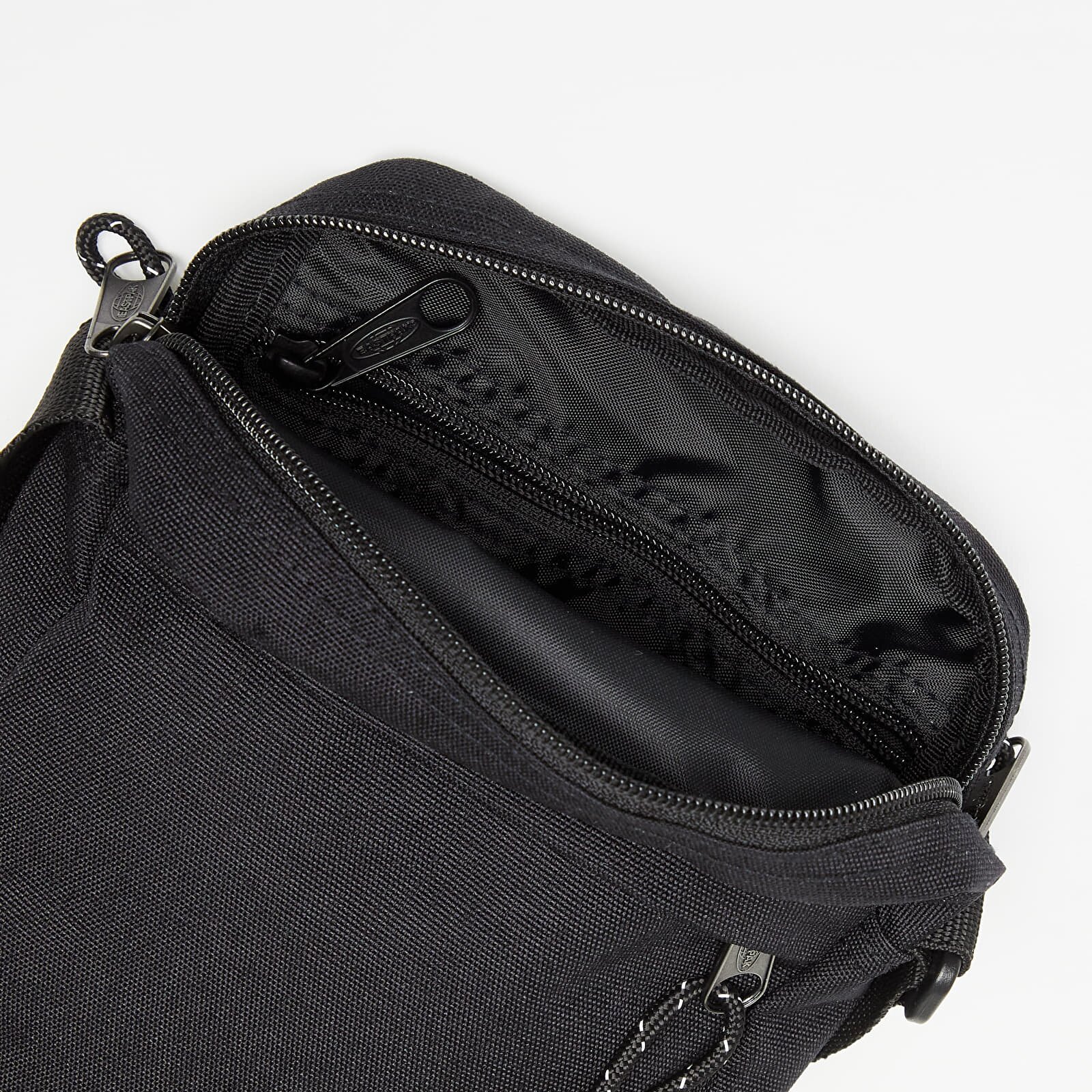 EASTPAK Чанта The One Black