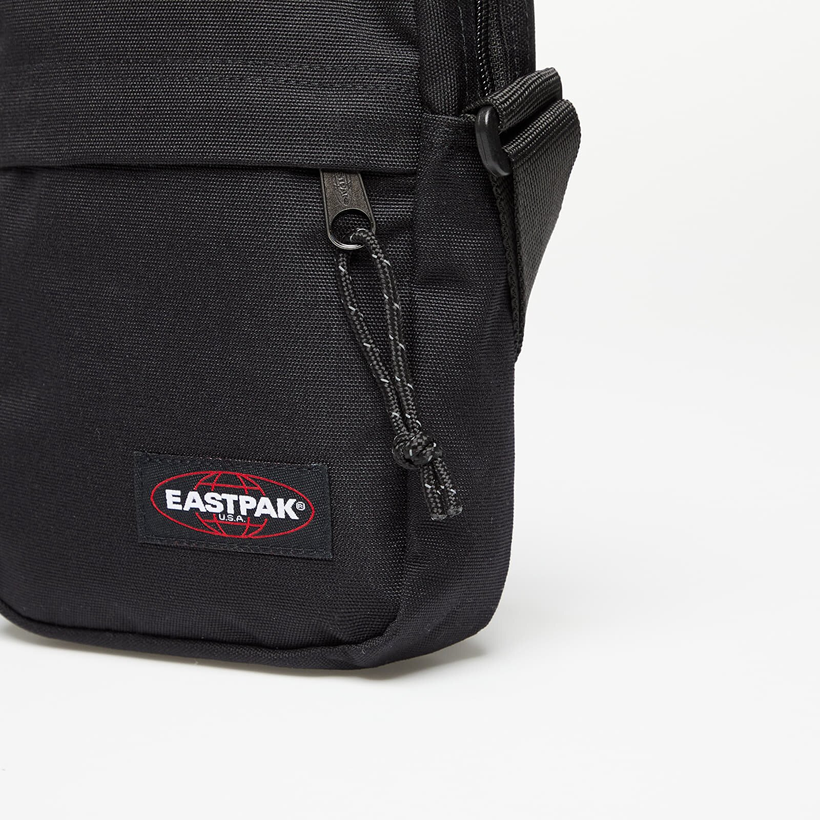 EASTPAK Чанта The One Black