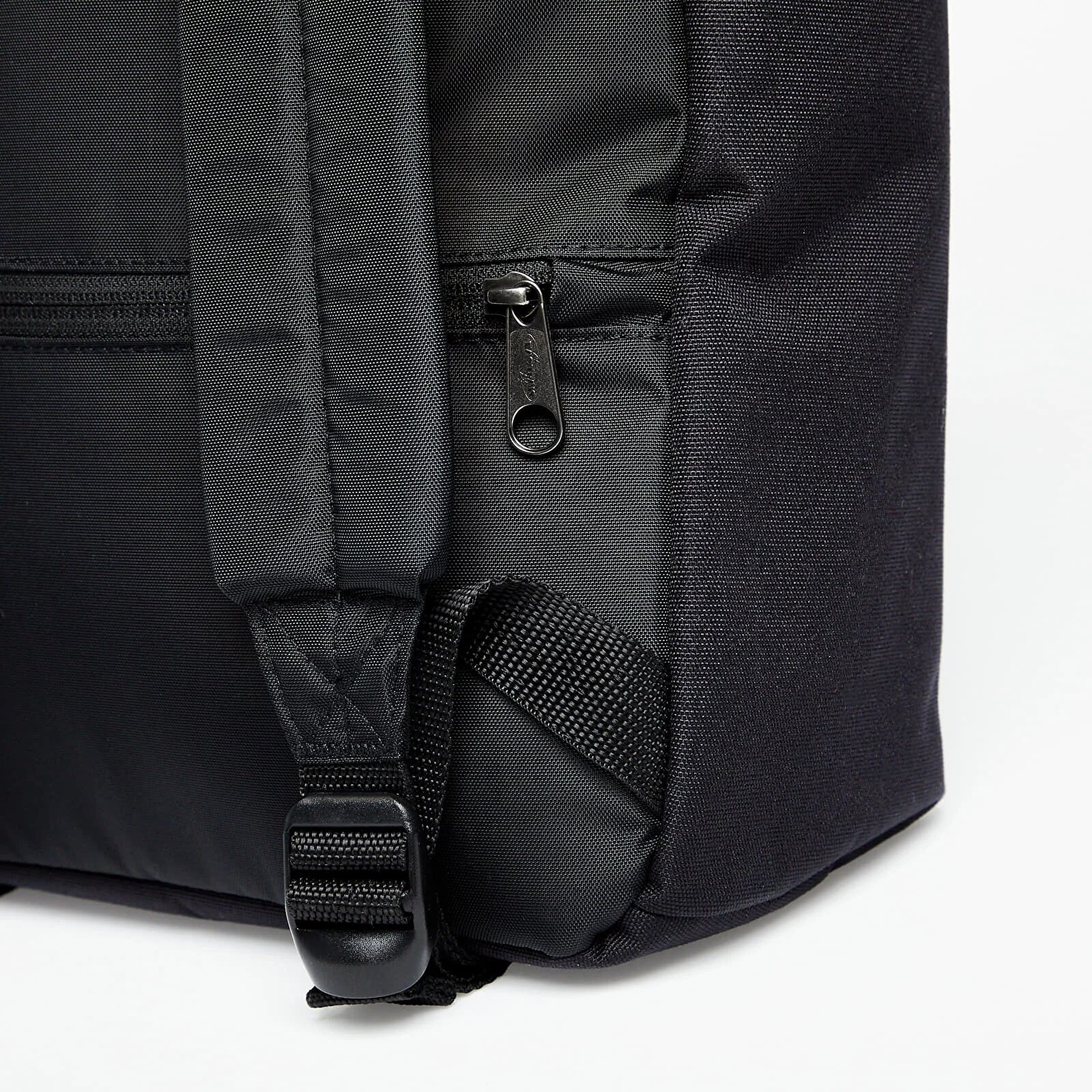 EASTPAK Раница Up Roll Backpack Black