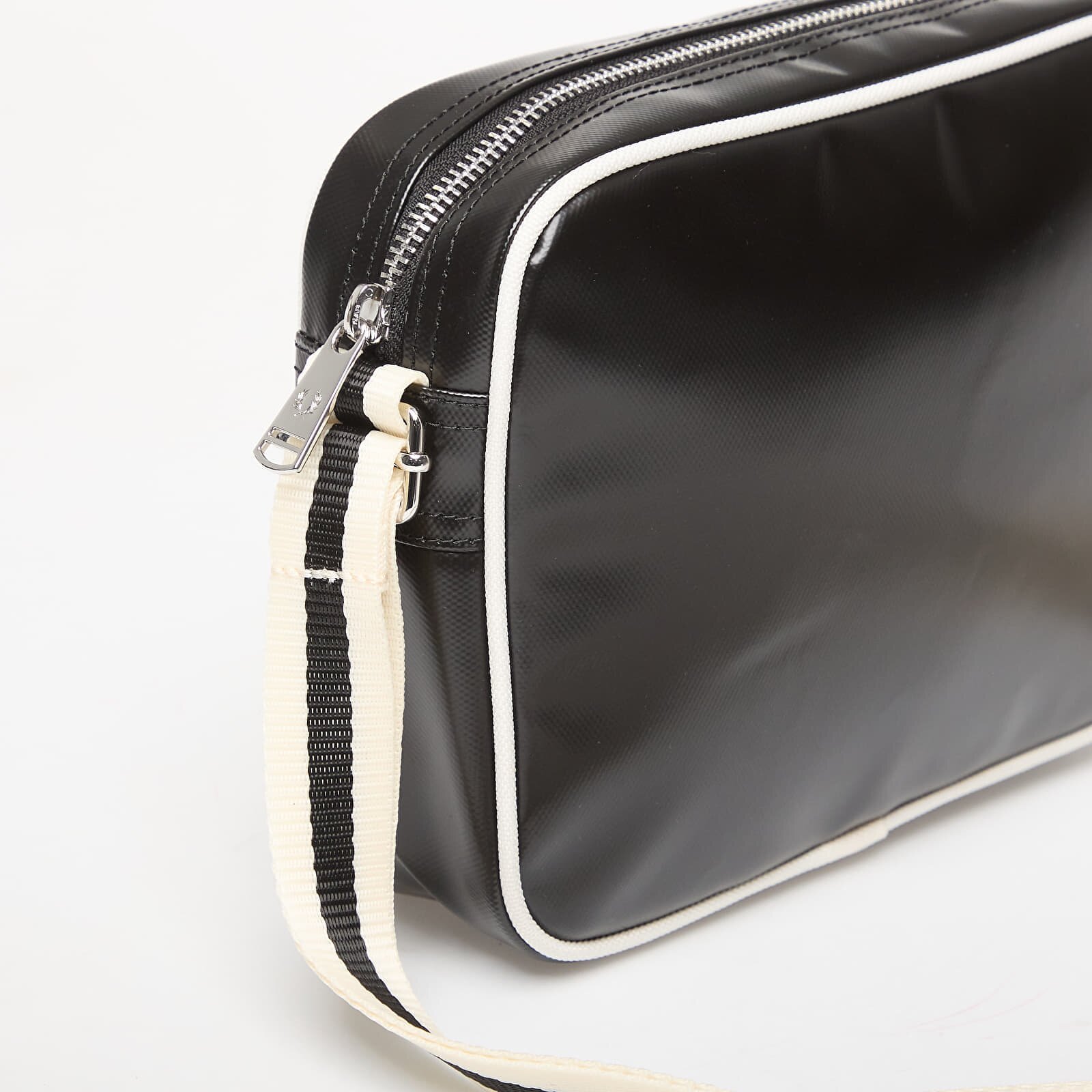 FRED PERRY Чанта Classic Mini Shoudler Bag Black/ Ecru