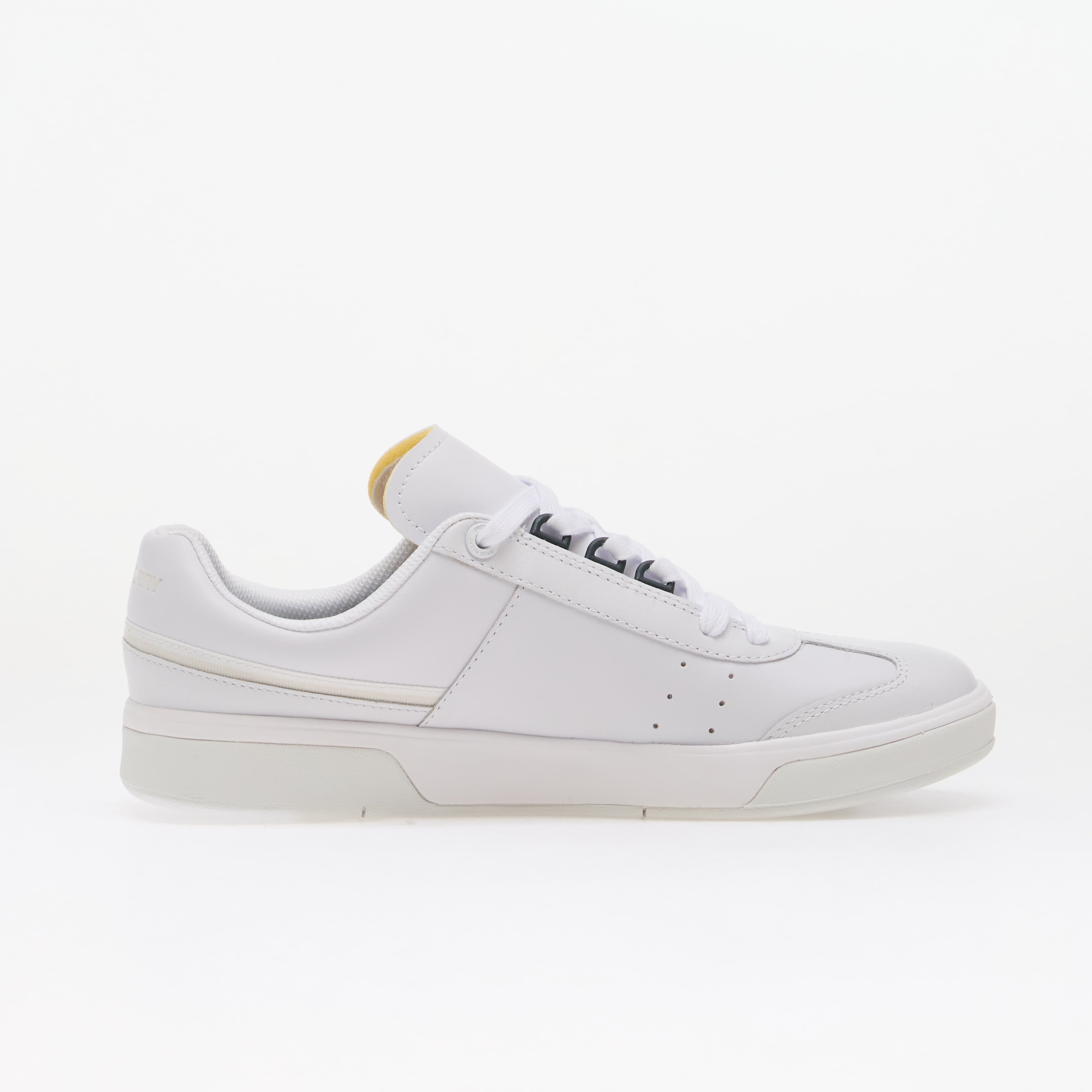 FRED PERRY Сникърси B302 Leather White