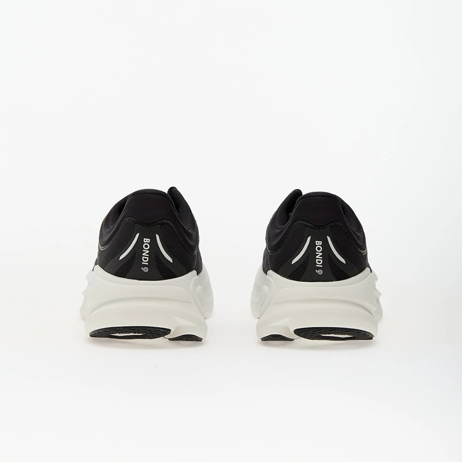 HOKA® Сникърси M Bondi 9 Black/ White