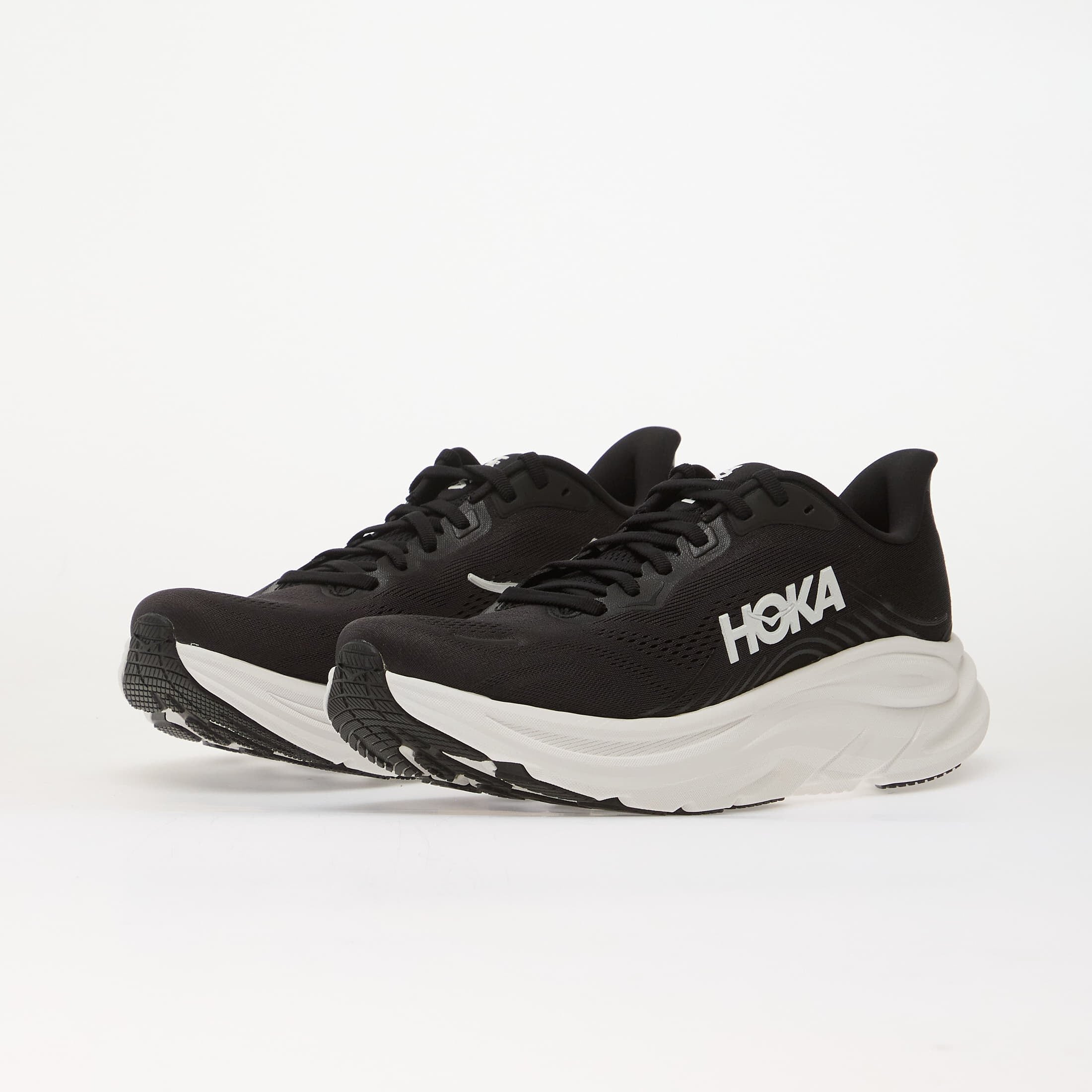HOKA® Сникърси M Clifton 11 Black/ White