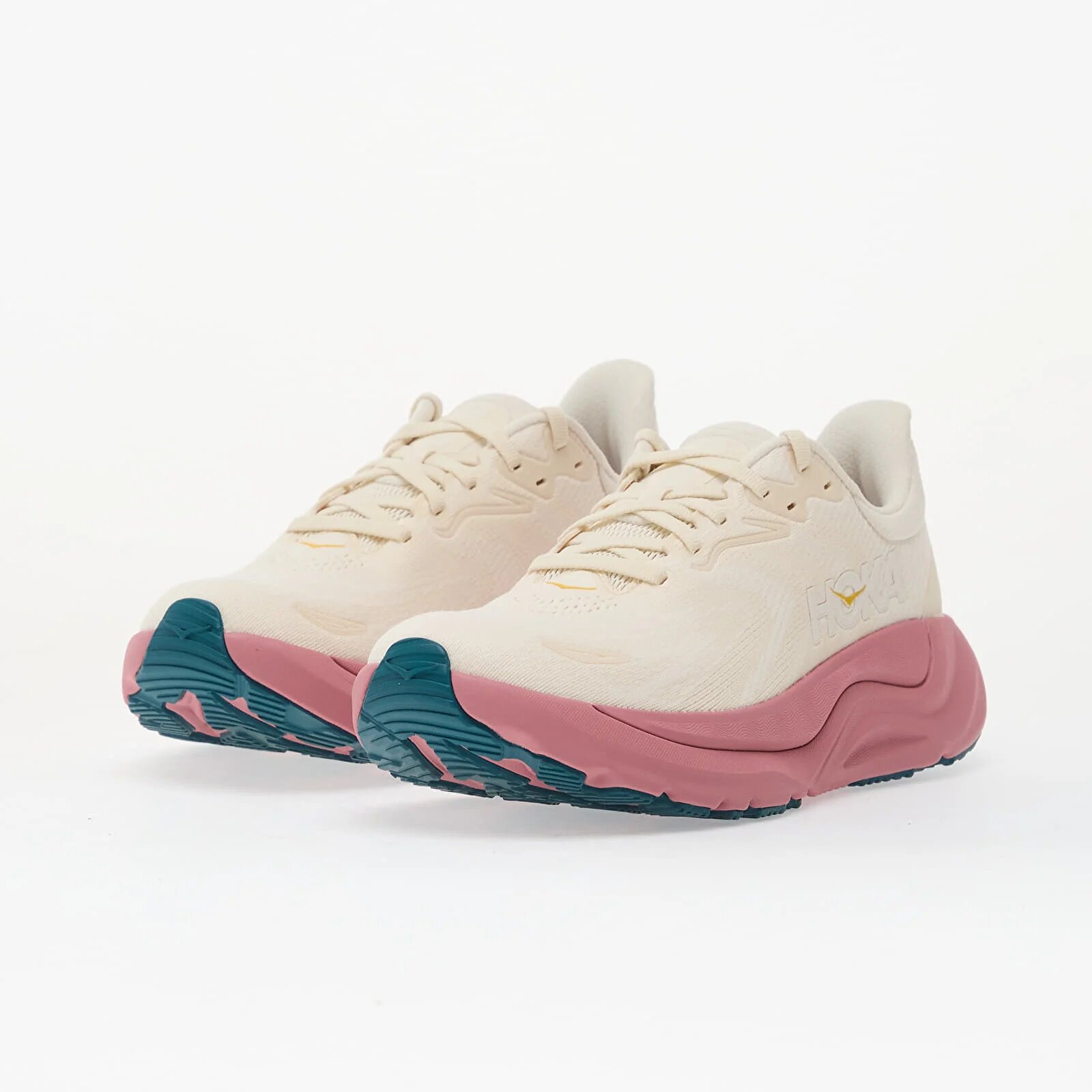 HOKA® Сникърси W Arahi 8 Alabaster/ Lingonberry