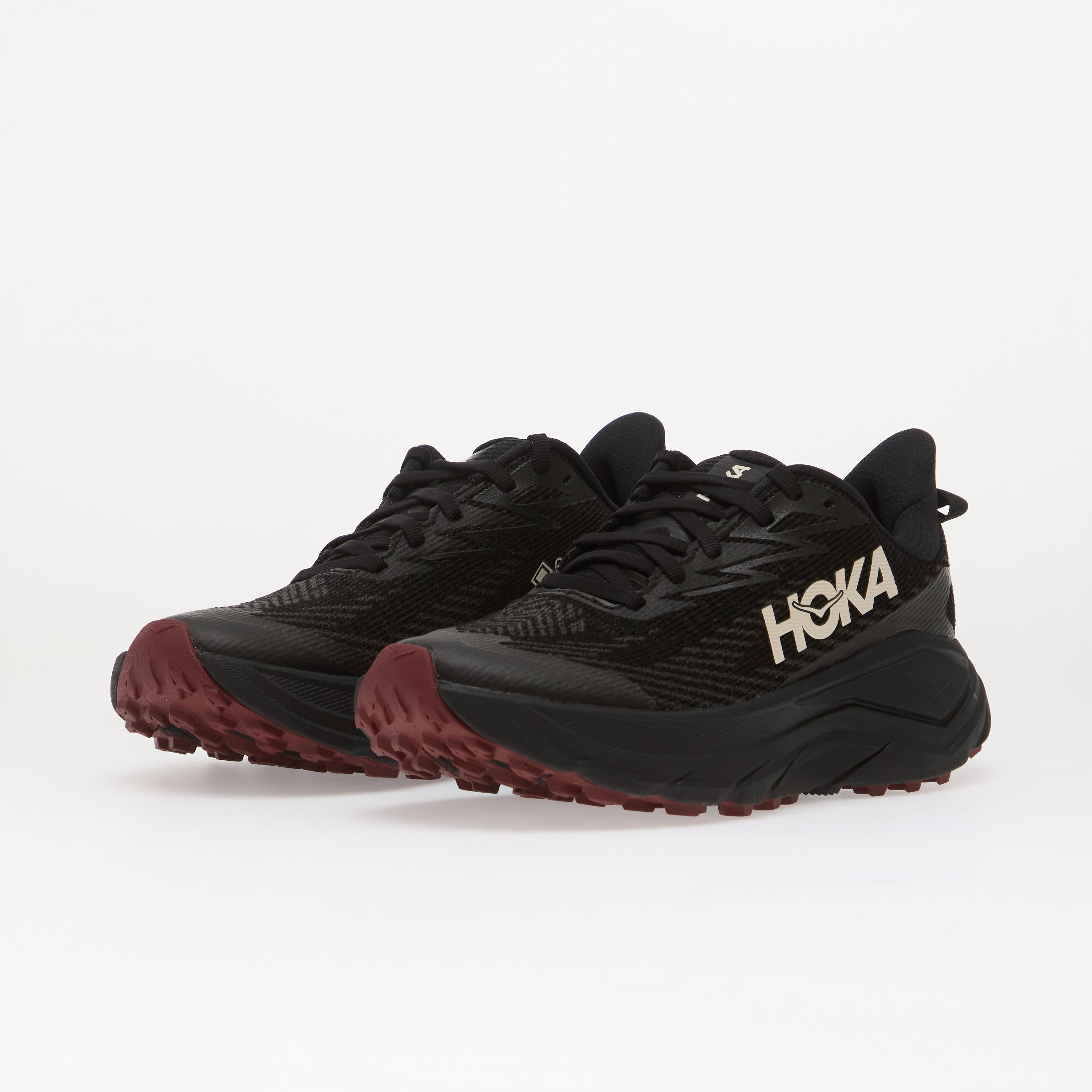 HOKA® Сникърси W Challenger 8 GTX Black/ Varsity Burgundy