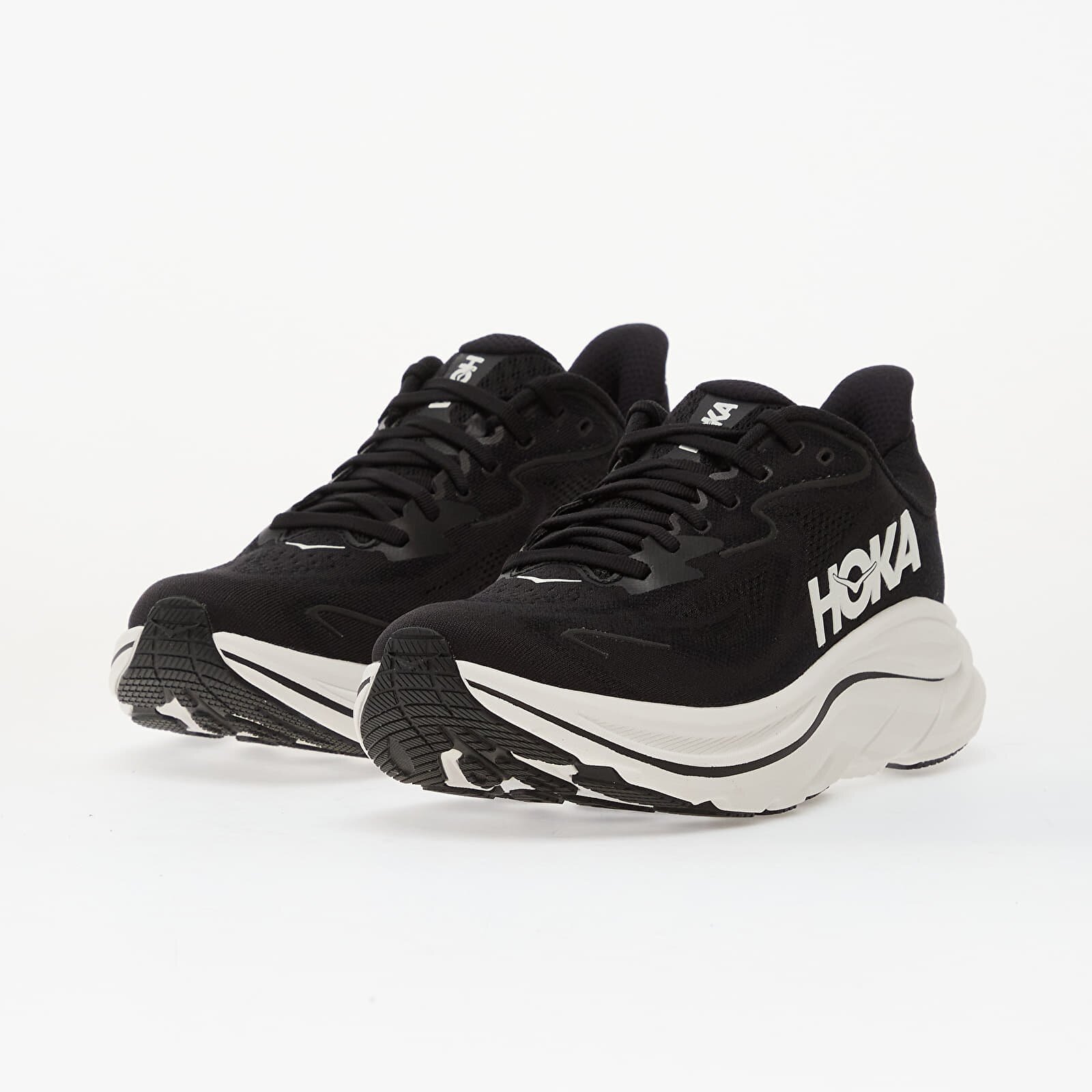 HOKA® Сникърси W Clifton 10 Black/ White