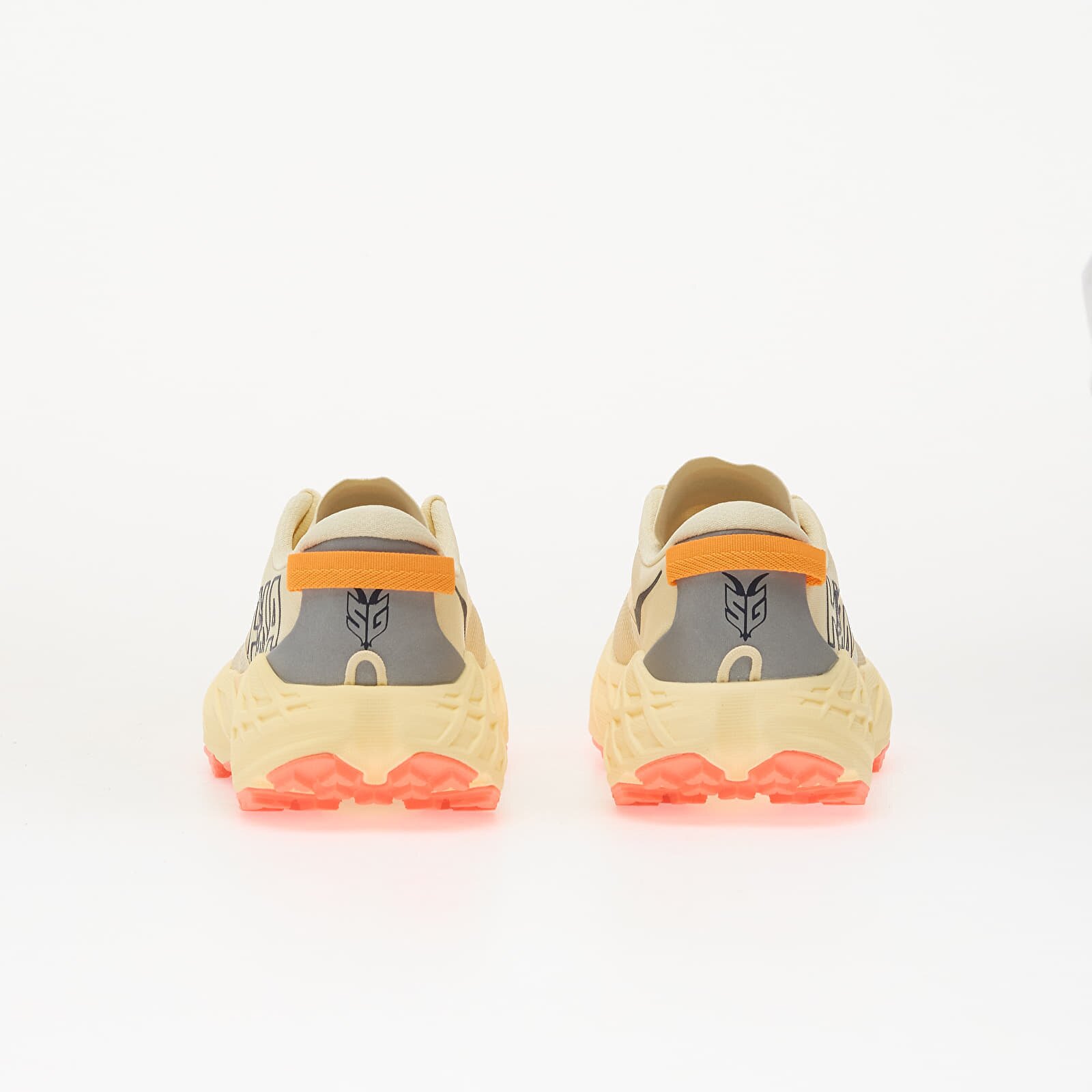 HOKA® Сникърси W Speedgoat 7 Vintage Yellow/ Neon Flame