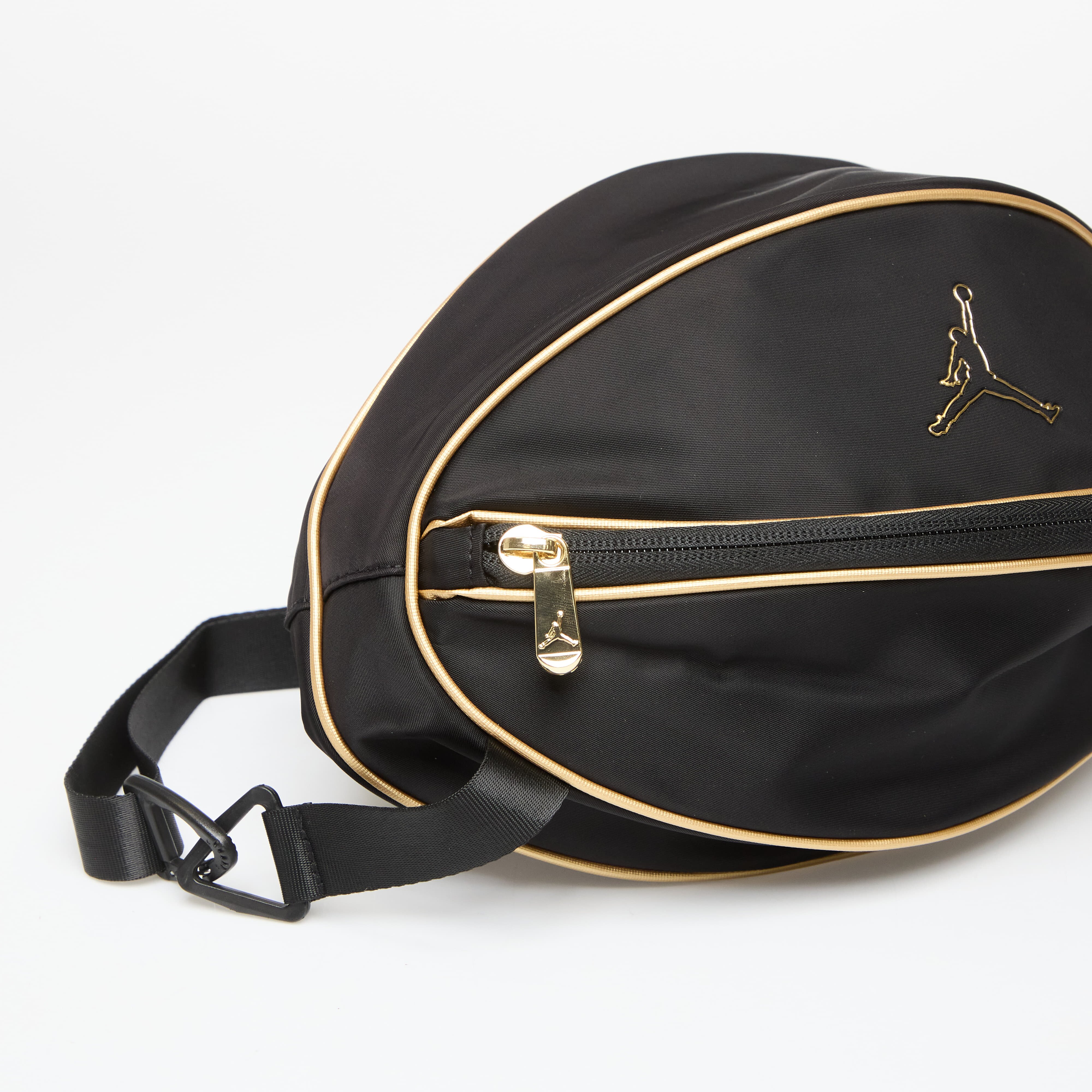 Jordan Чантичка за кръста Basketball Bag Black/ Gold