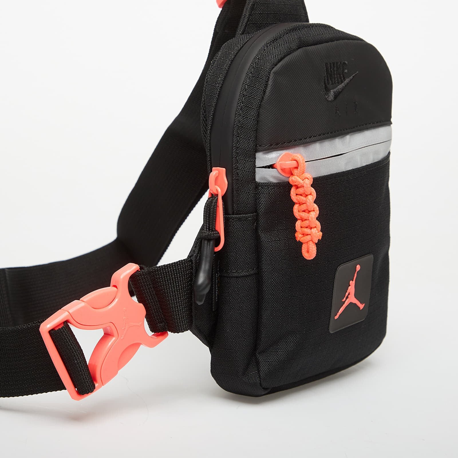 Jordan Чантичка за кръста Jam Cordura Franchise Sling Black/ Infrared