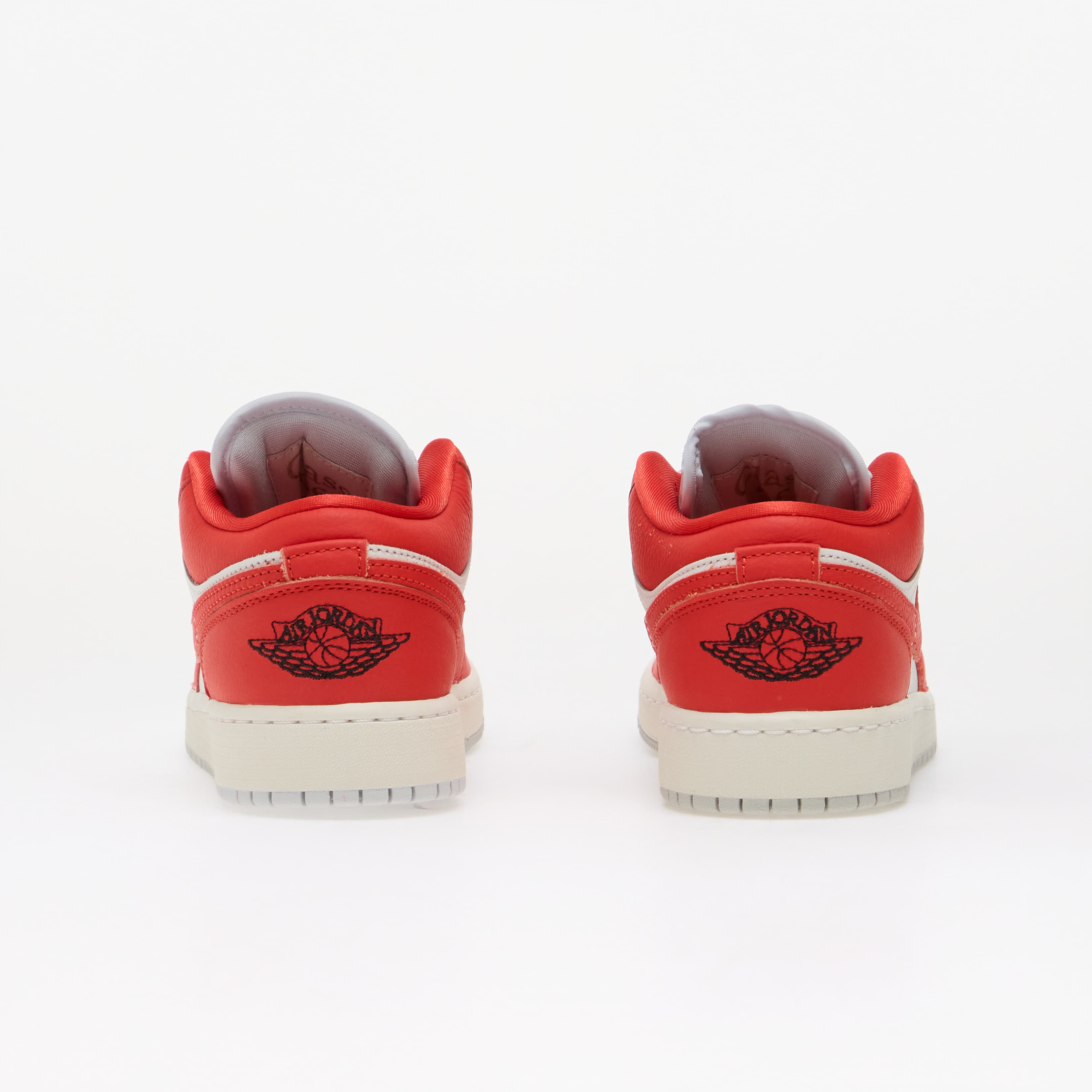 Jordan Сникърси Air 1 Low SE Pure Platinum/ Chile Red-Summit White