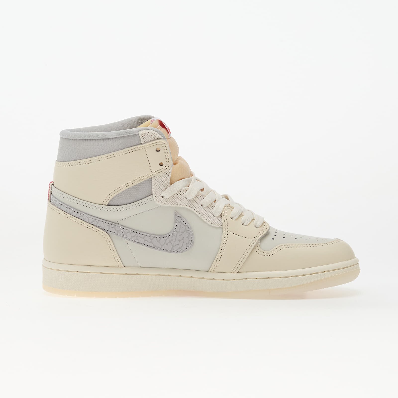 Jordan Сникърси Air 1 Retro High OG "Sail University Red" Sail/ University Red-Pale Ivory