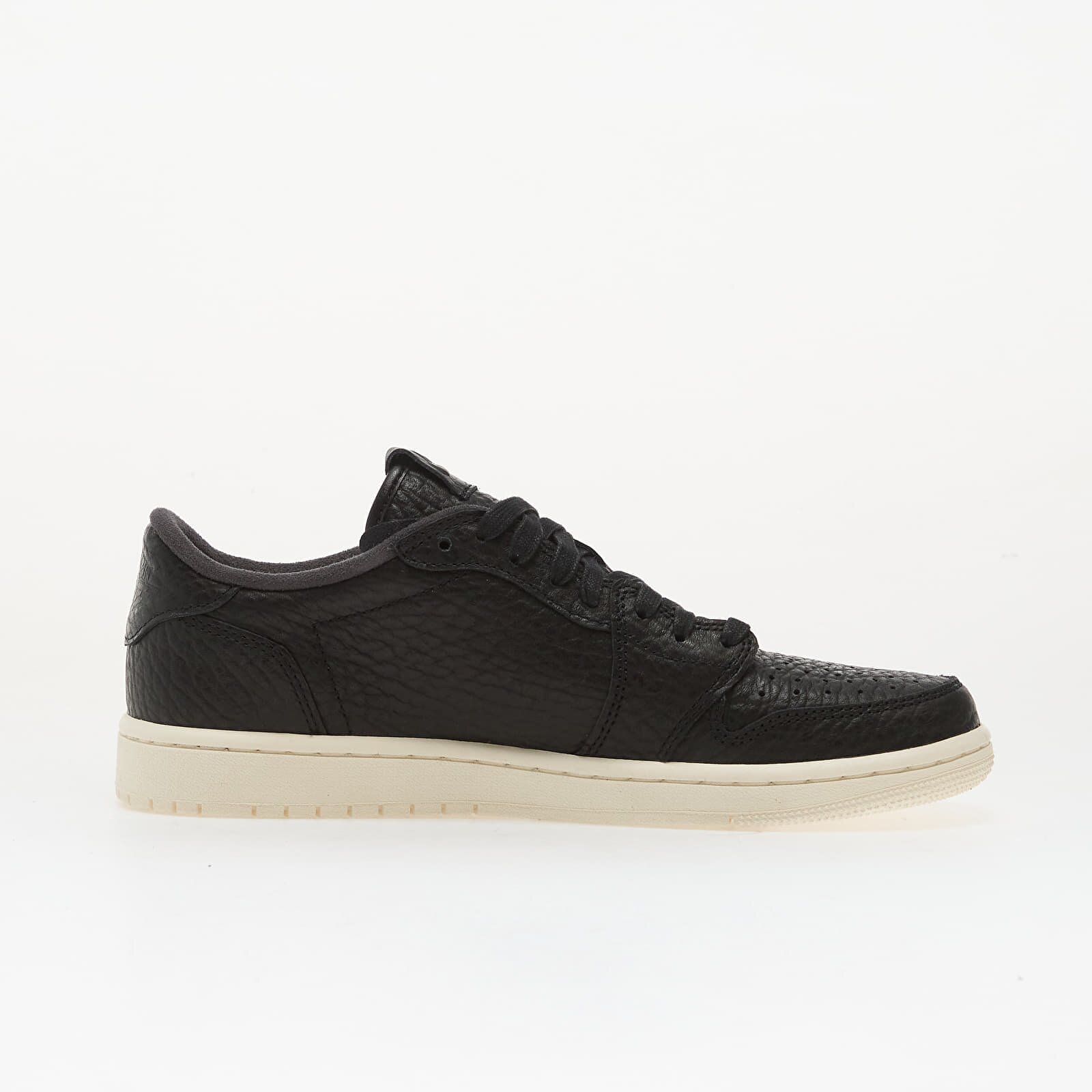 Jordan Сникърси Air 1 Retro Low Black/ Black-Sail