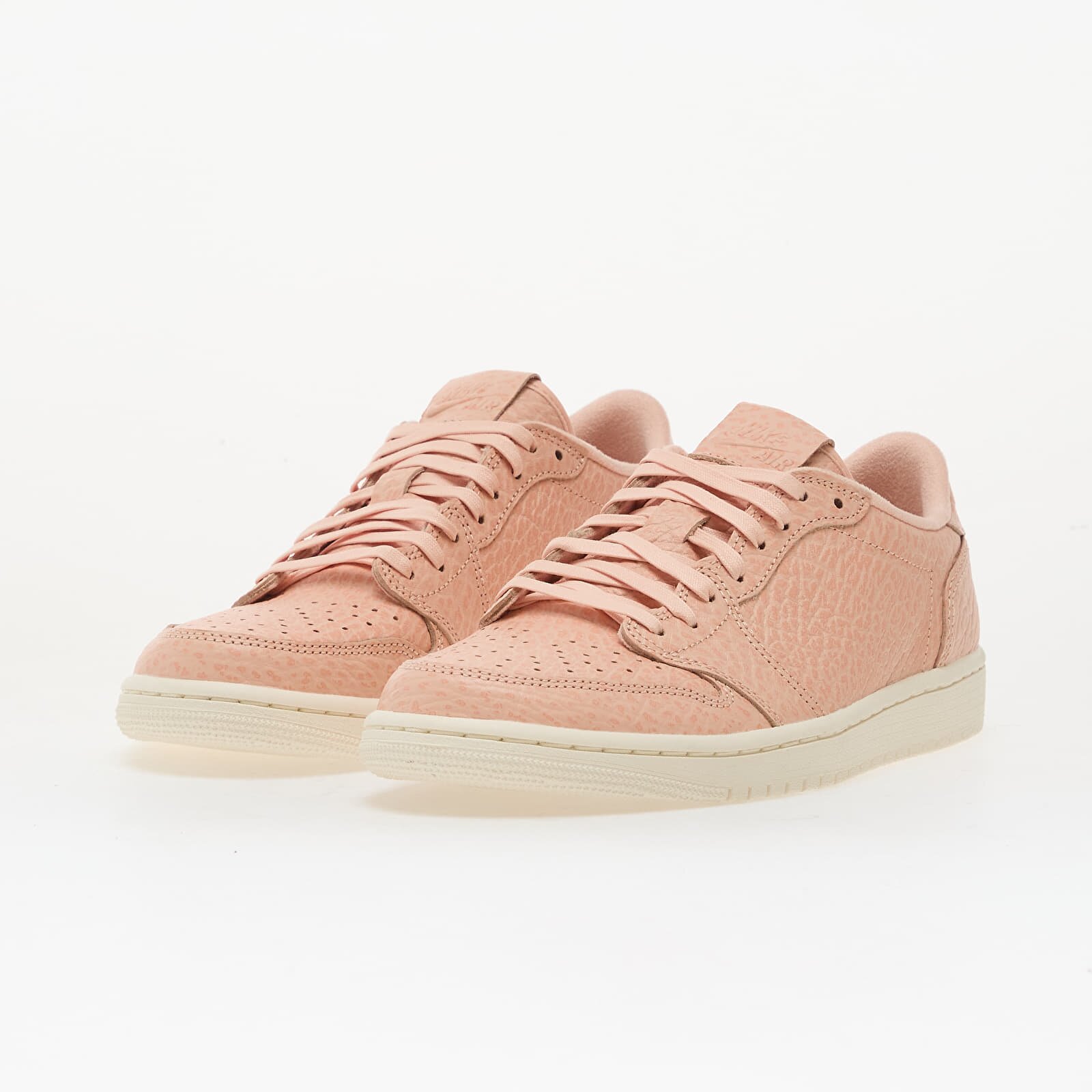 Jordan Сникърси Air 1 Retro Low Ns Arctic Orange/ Sail