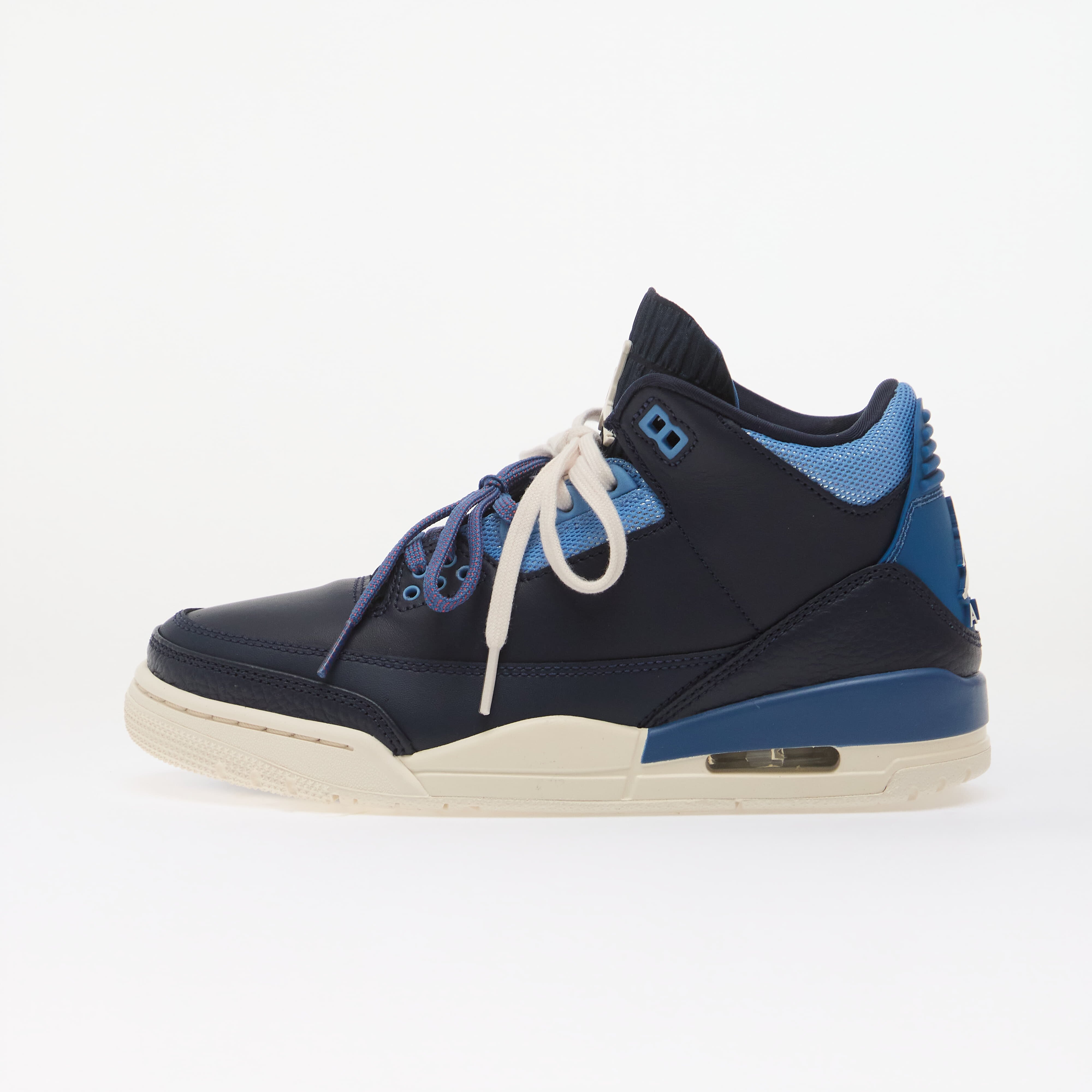 Jordan Сникърси Air 3 Retro "Sports Renaissance" Obsidian/ Chalk/ Track Red