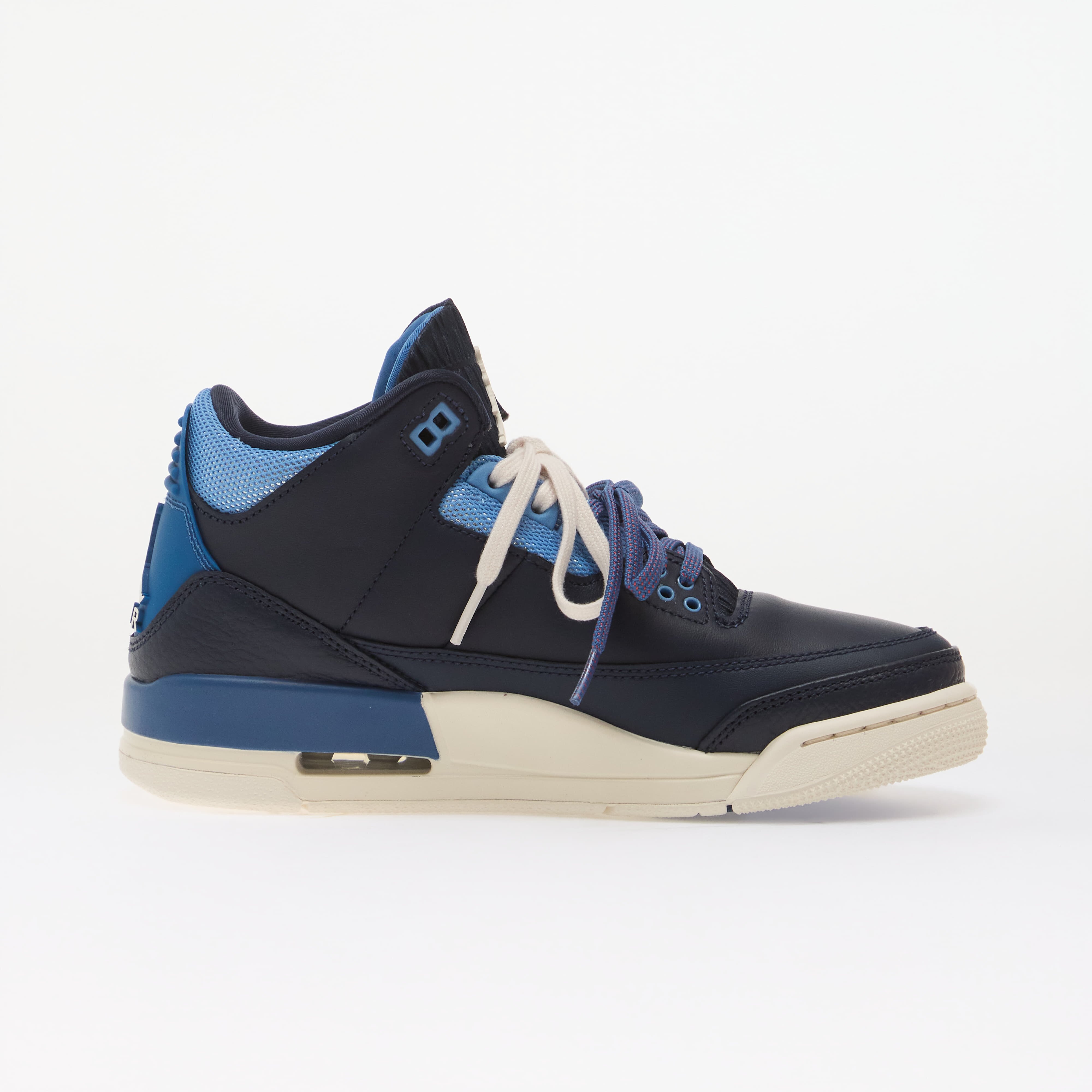 Jordan Сникърси Air 3 Retro "Sports Renaissance" Obsidian/ Chalk/ Track Red
