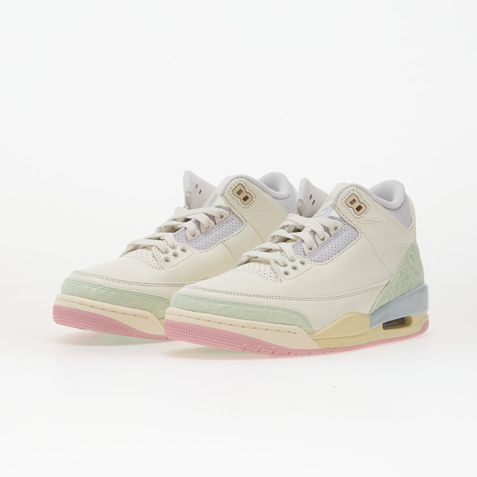 Jordan Сникърси Air 3 Retro "Spring Is in the Air" Sail/ Jade Aura-Aura-Iced Carmine