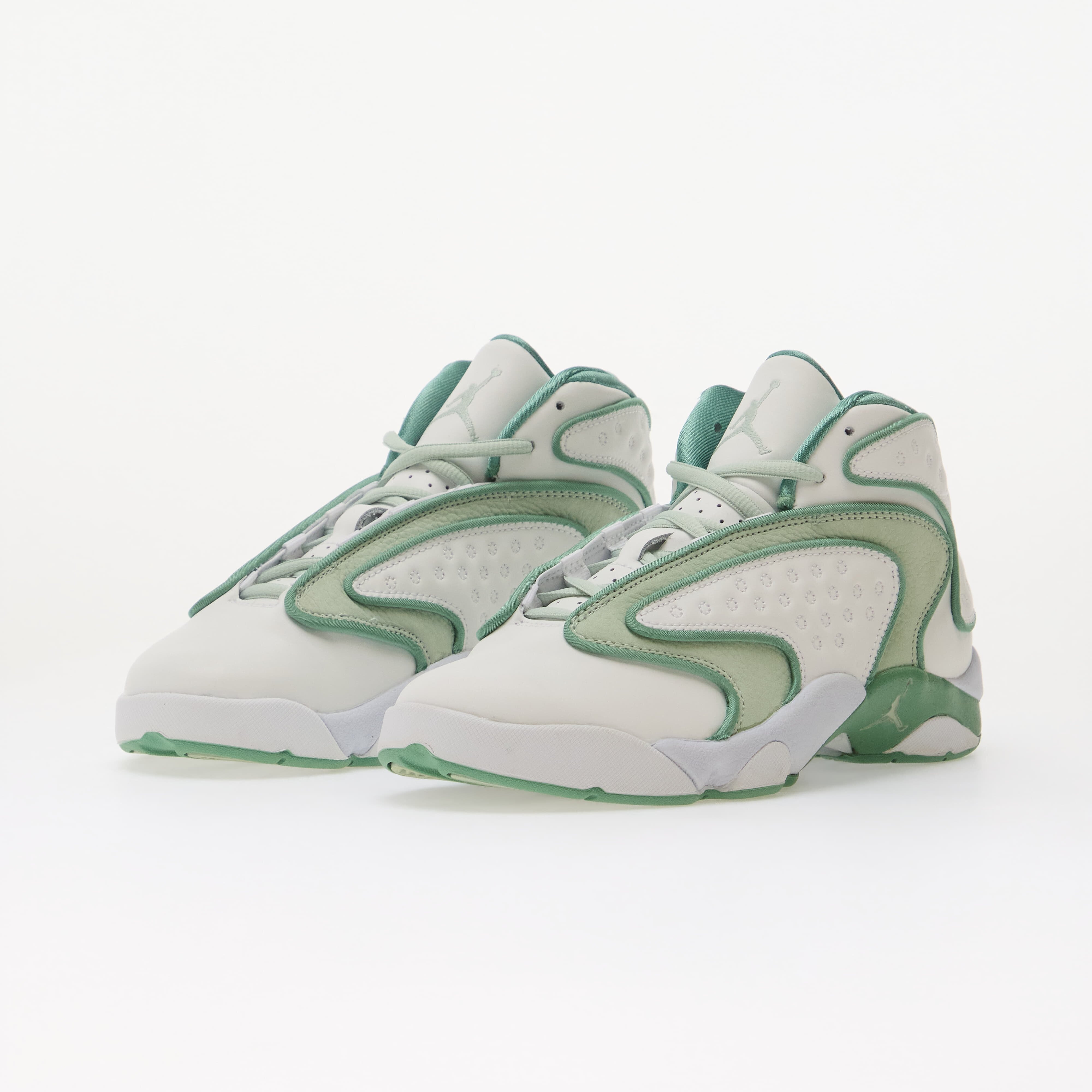 Jordan Сникърси Air OG White/ Pistachio Frost-Healing Jade
