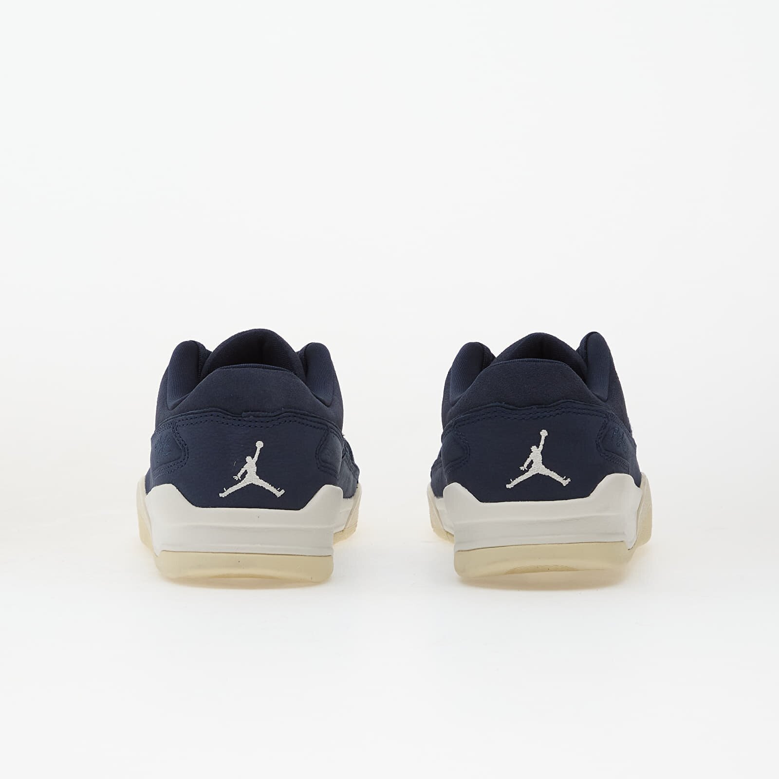 Jordan Сникърси Flight Court Obsidian/ Sail-Coconut Milk