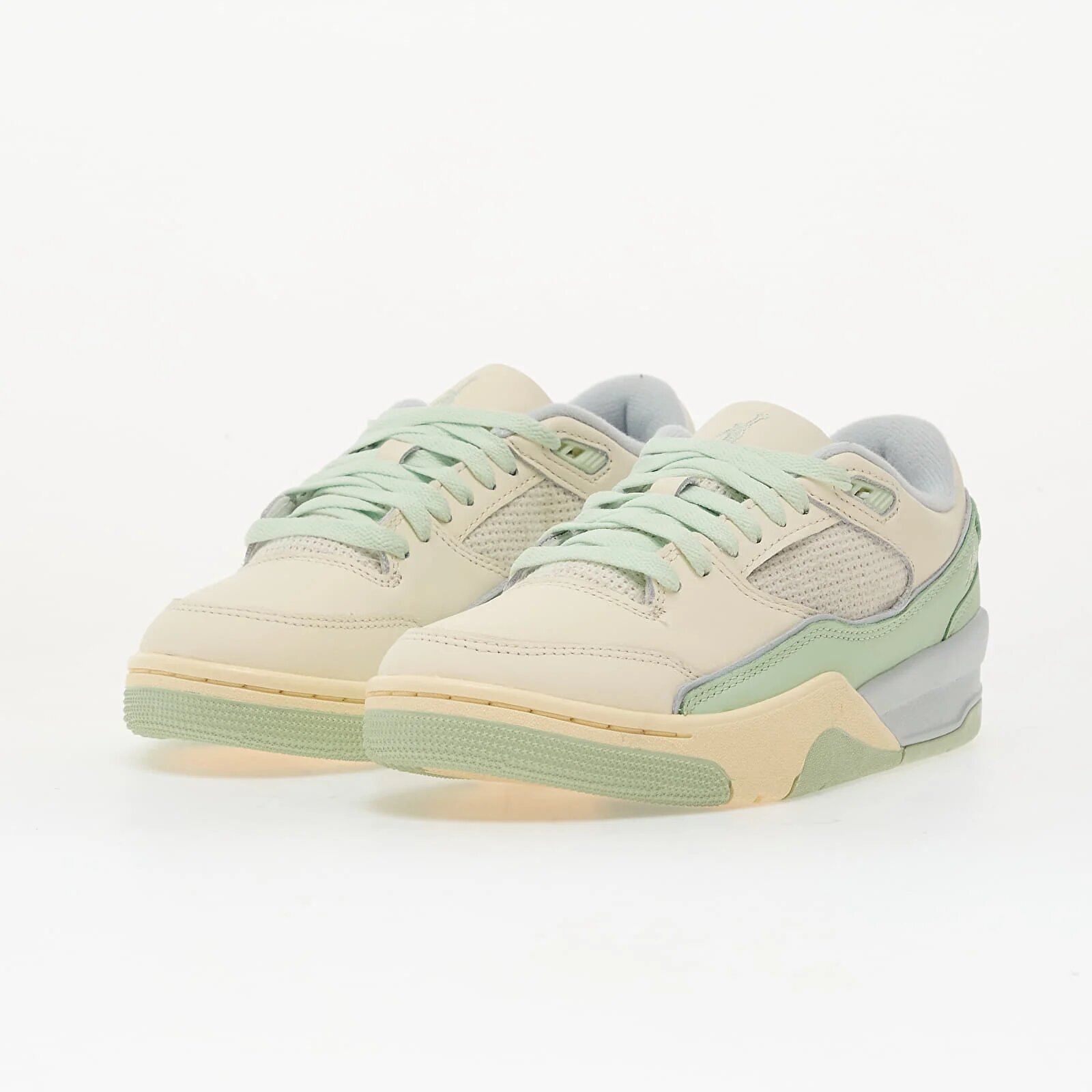 Jordan Сникърси Flight Court Pale Ivory/ Jade Aura-Aura-Muslin