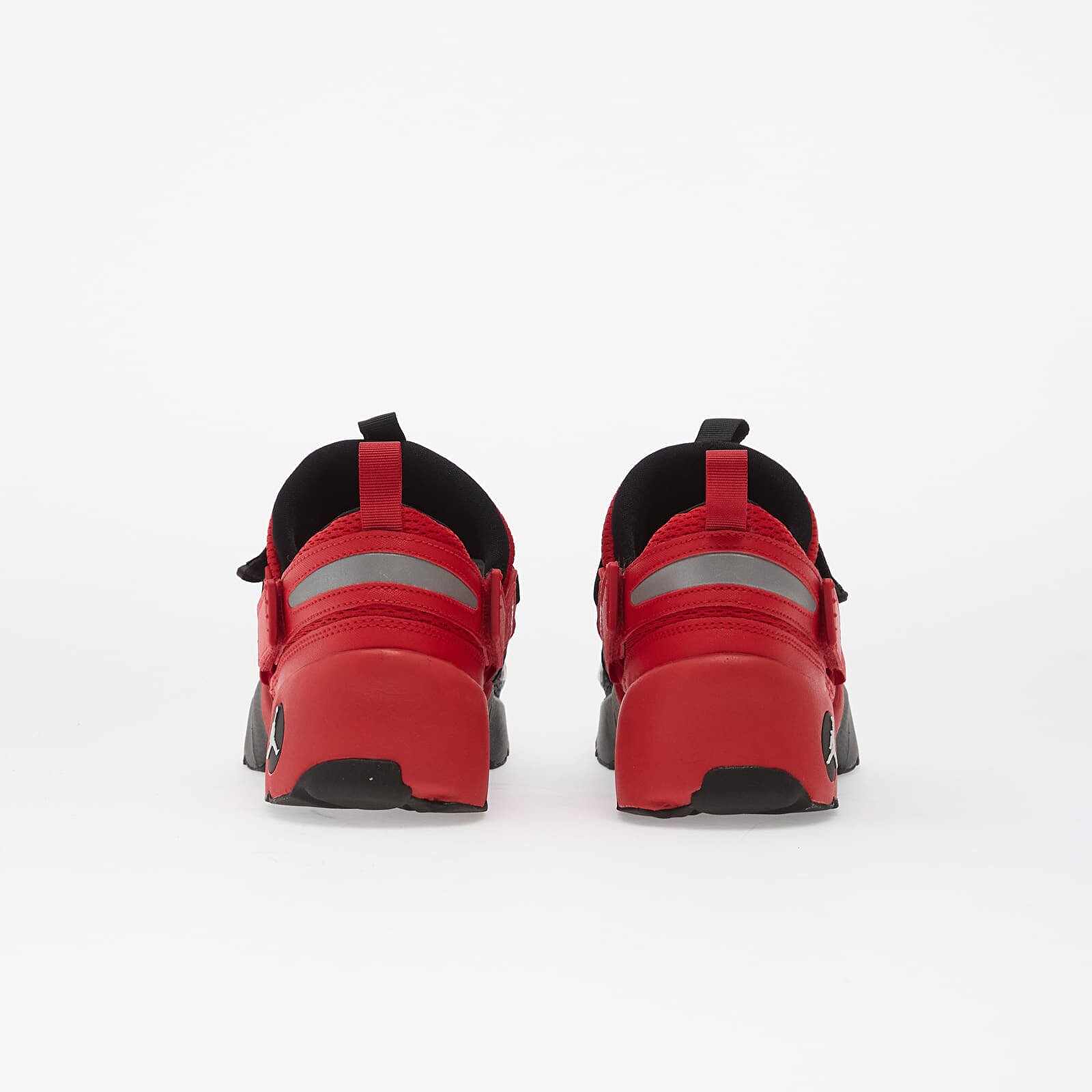 Jordan Сникърси Trunner Lx Black/ Sail-University Red