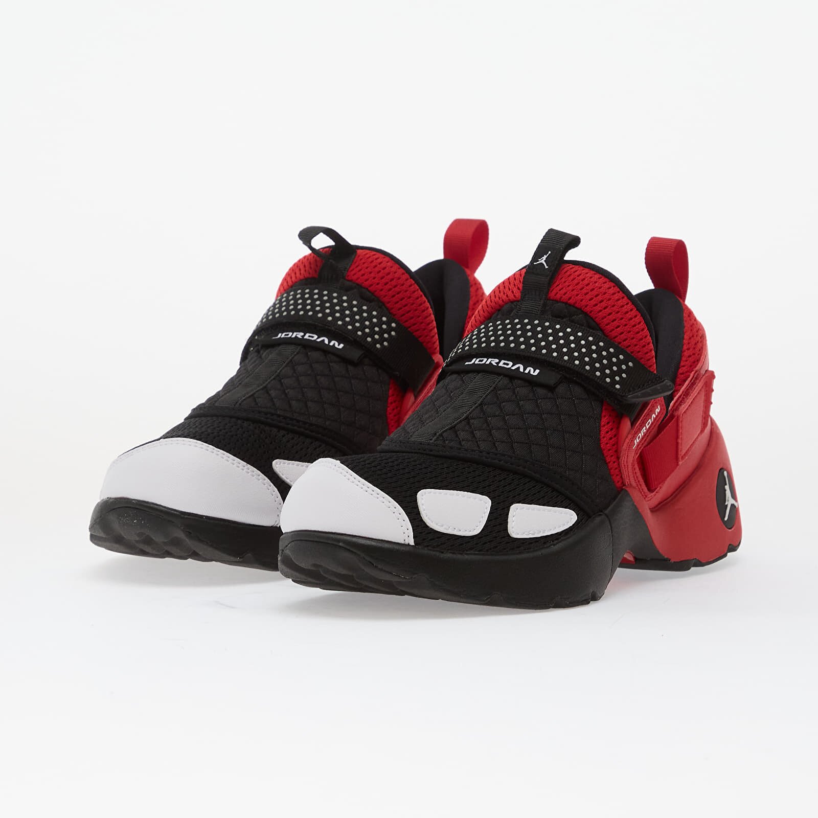 Jordan Сникърси Trunner Lx Black/ Sail-University Red