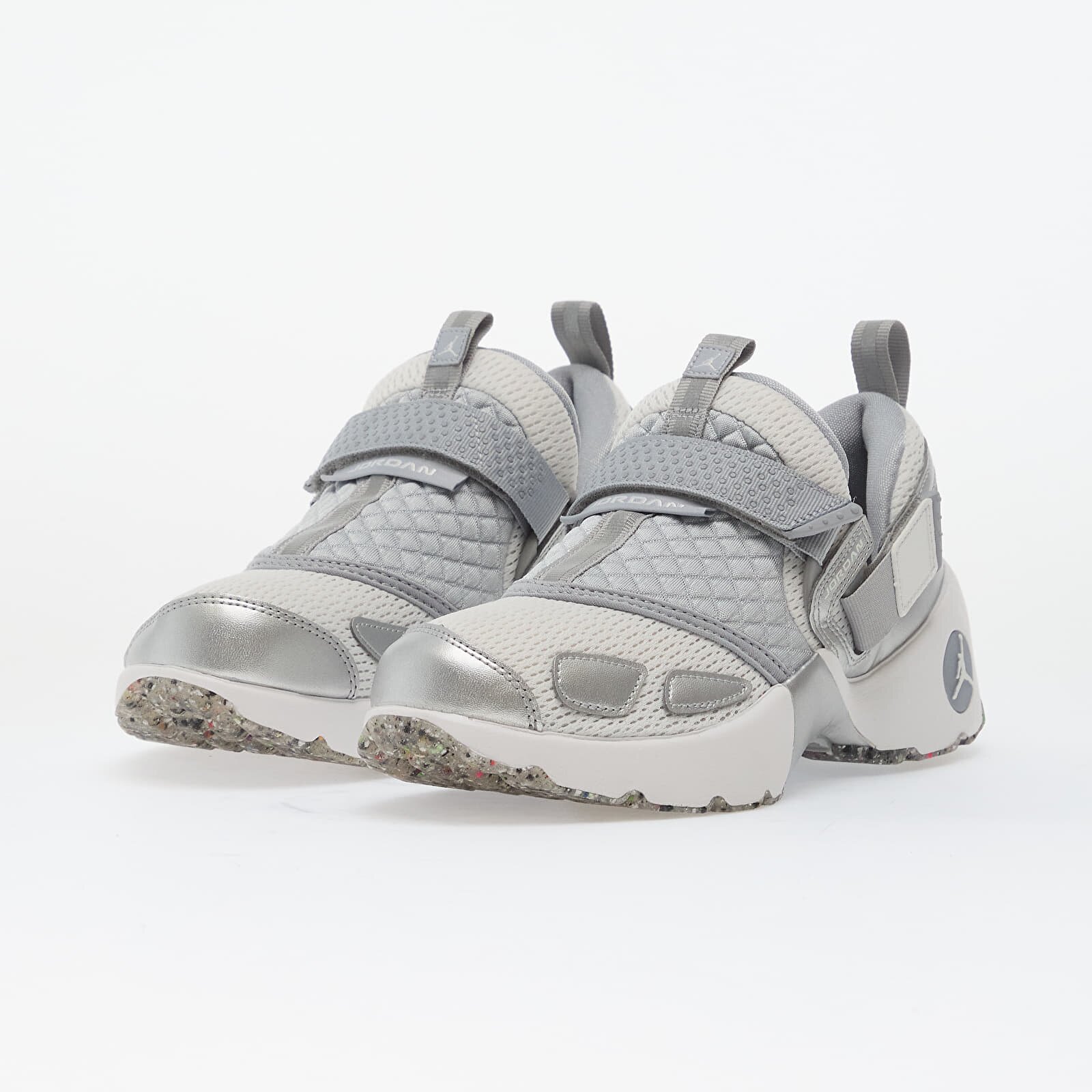 Jordan Сникърси Trunner Lx Wolf Grey/ Summit White-Reflective Slvr
