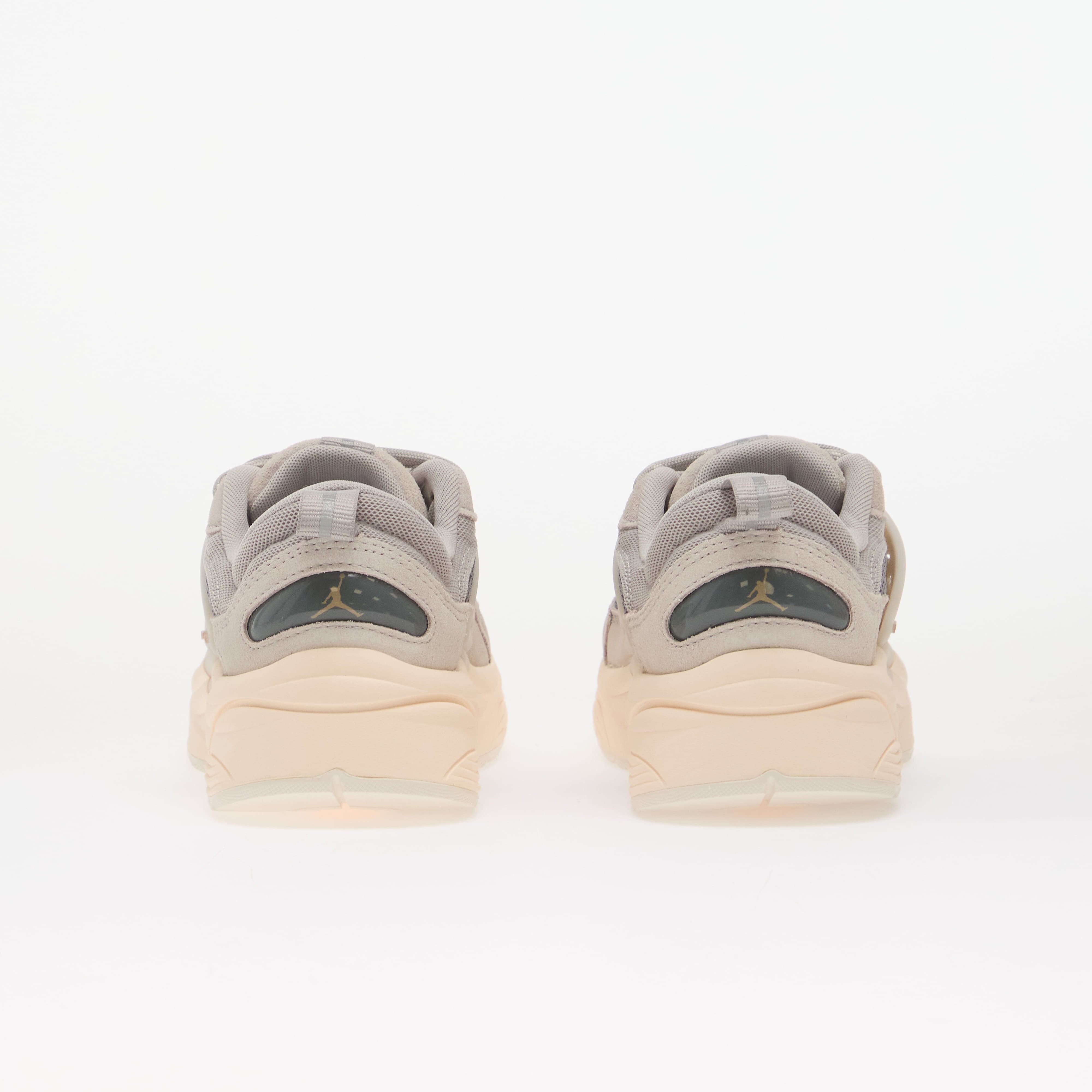Jordan Сникърси Trunner O/S Lt Iron Ore/ Legend Md Brown-Smoke Grey