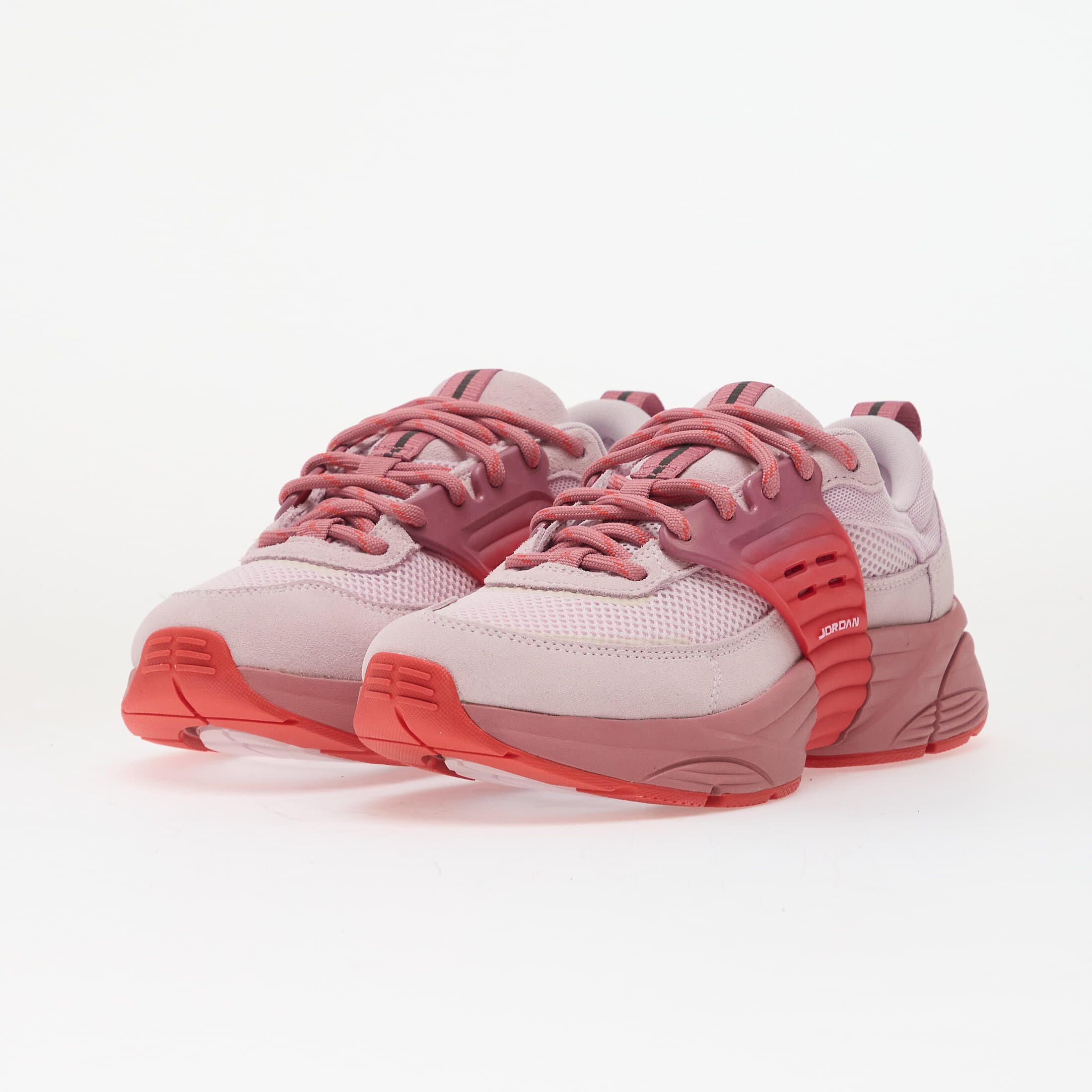 Jordan Сникърси Trunner O/S Regal Pink/ Track Red-Desert Berry