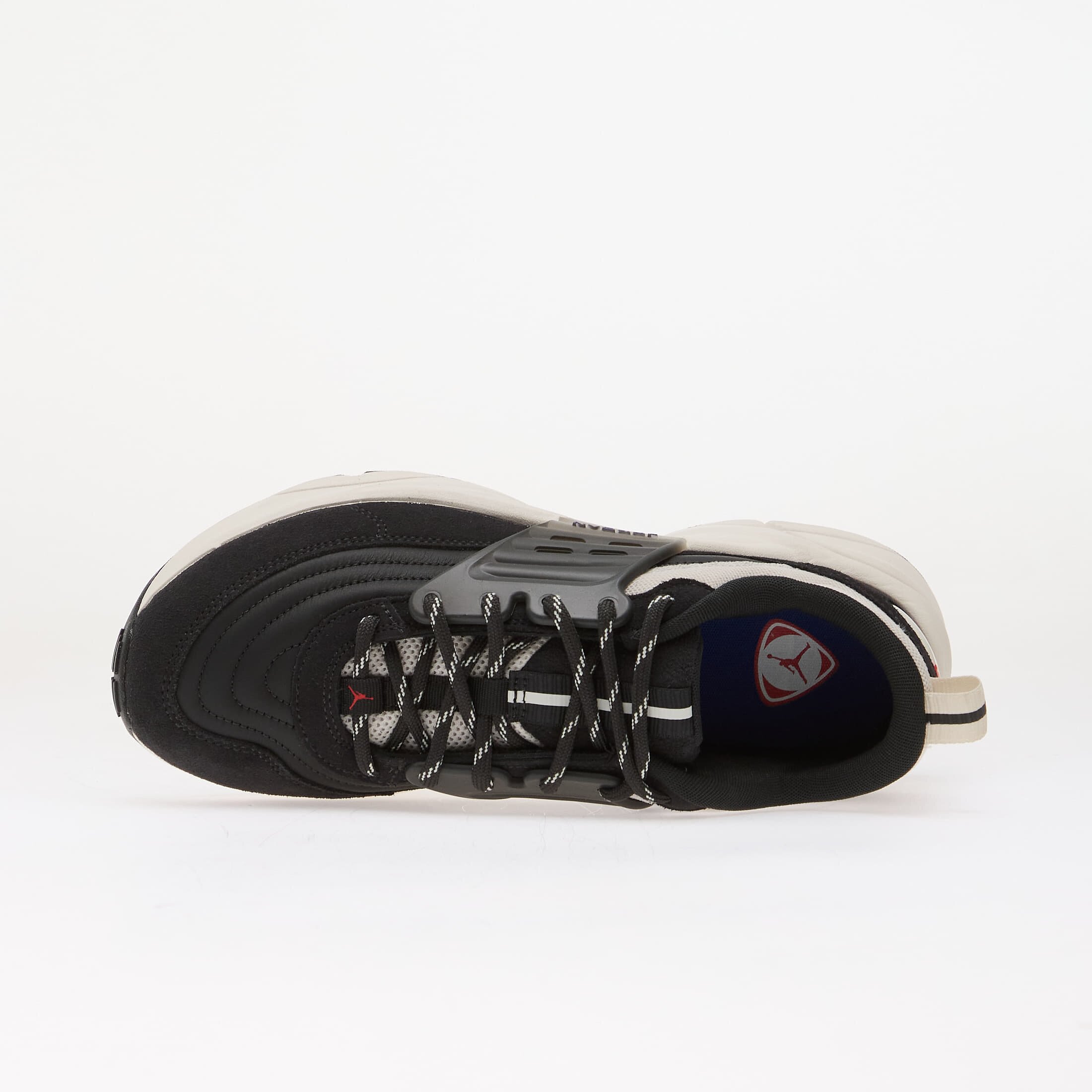 Jordan Сникърси Trunner O/S SE Off Noir/ University Red-Phantom