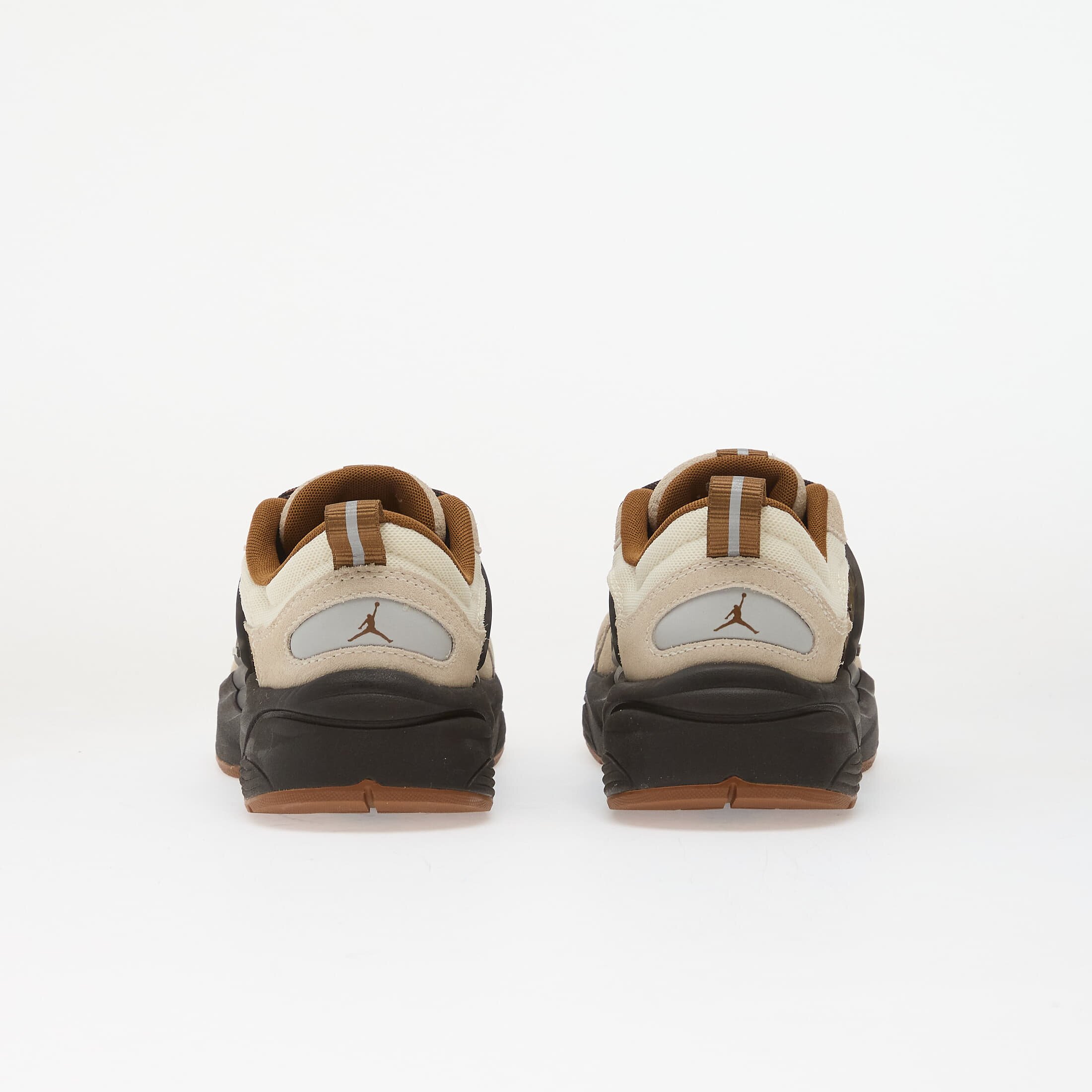 Jordan Сникърси Trunner O/S Soft Pearl/ Lt British Tan-Shadow Brown