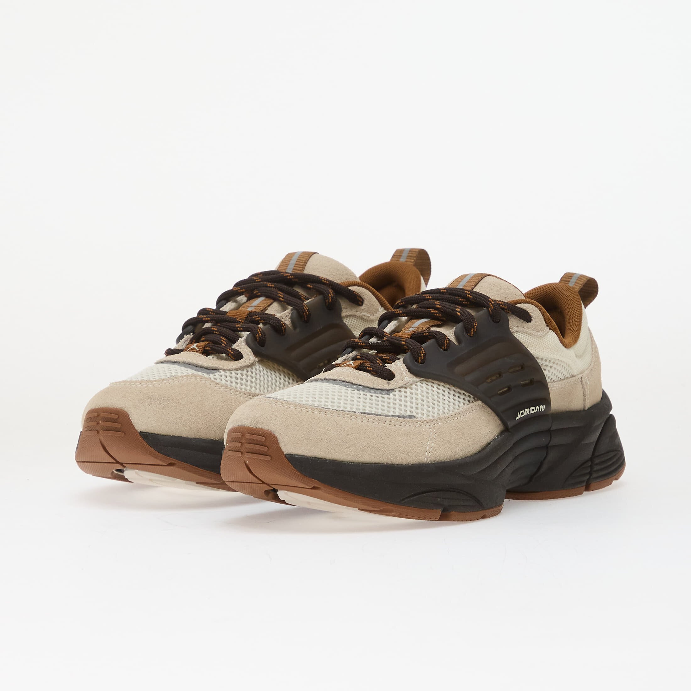 Jordan Сникърси Trunner O/S Soft Pearl/ Lt British Tan-Shadow Brown