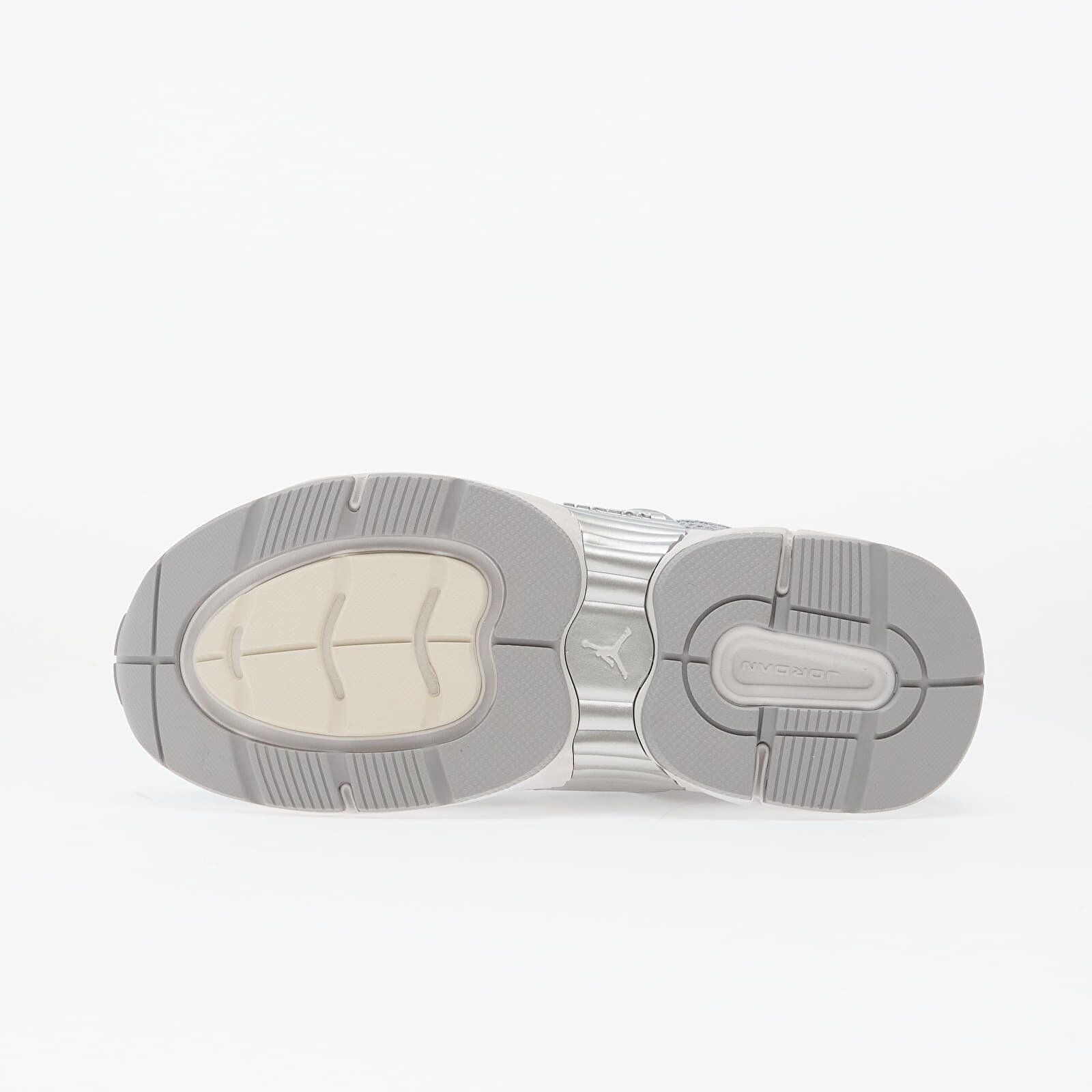 Jordan Сникърси Trunner O/S Swan/ Summit White-Wolf Grey
