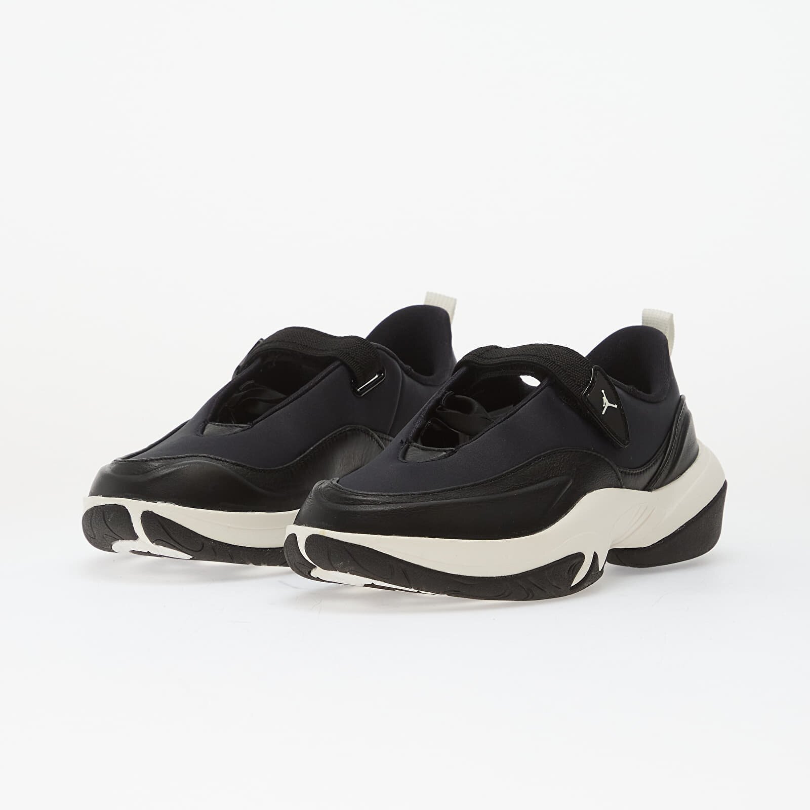 Jordan Сникърси W Pointe Black/ Sail