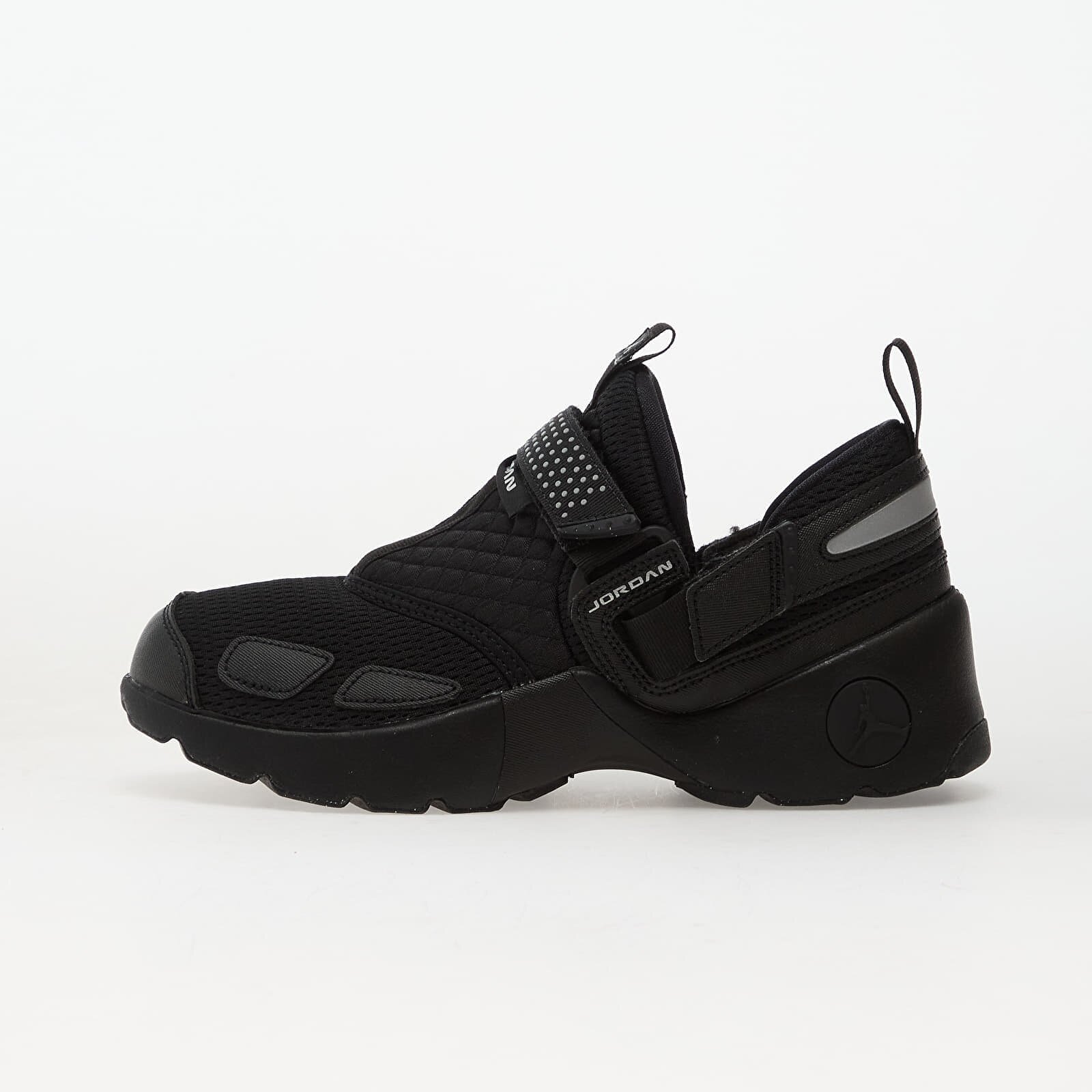 Jordan Сникърси W Trunner Lx Black/ Black-Black