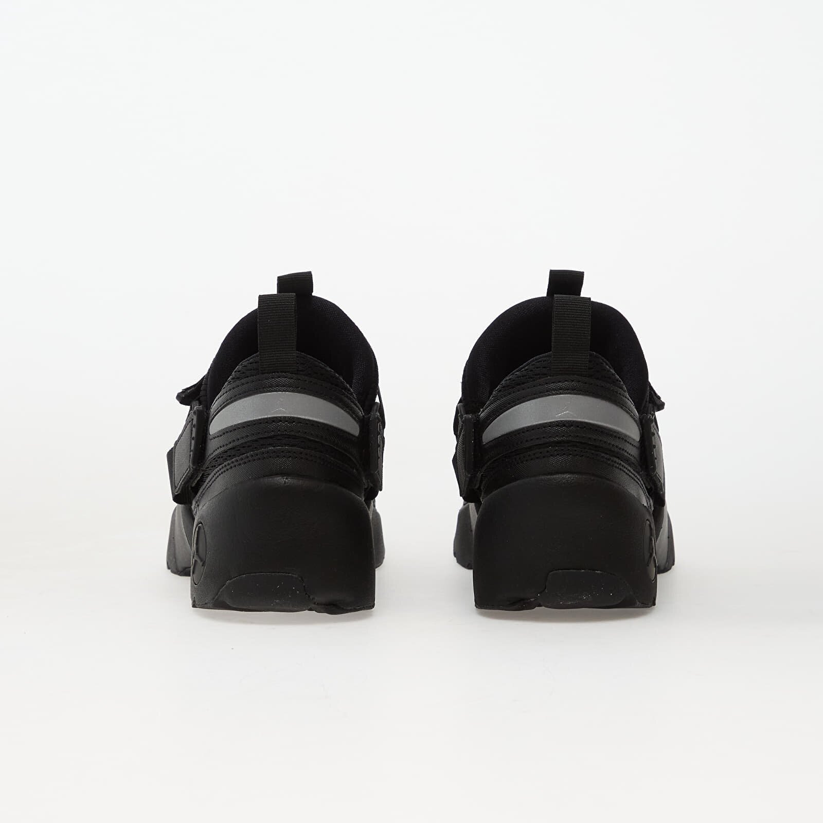 Jordan Сникърси W Trunner Lx Black/ Black-Black