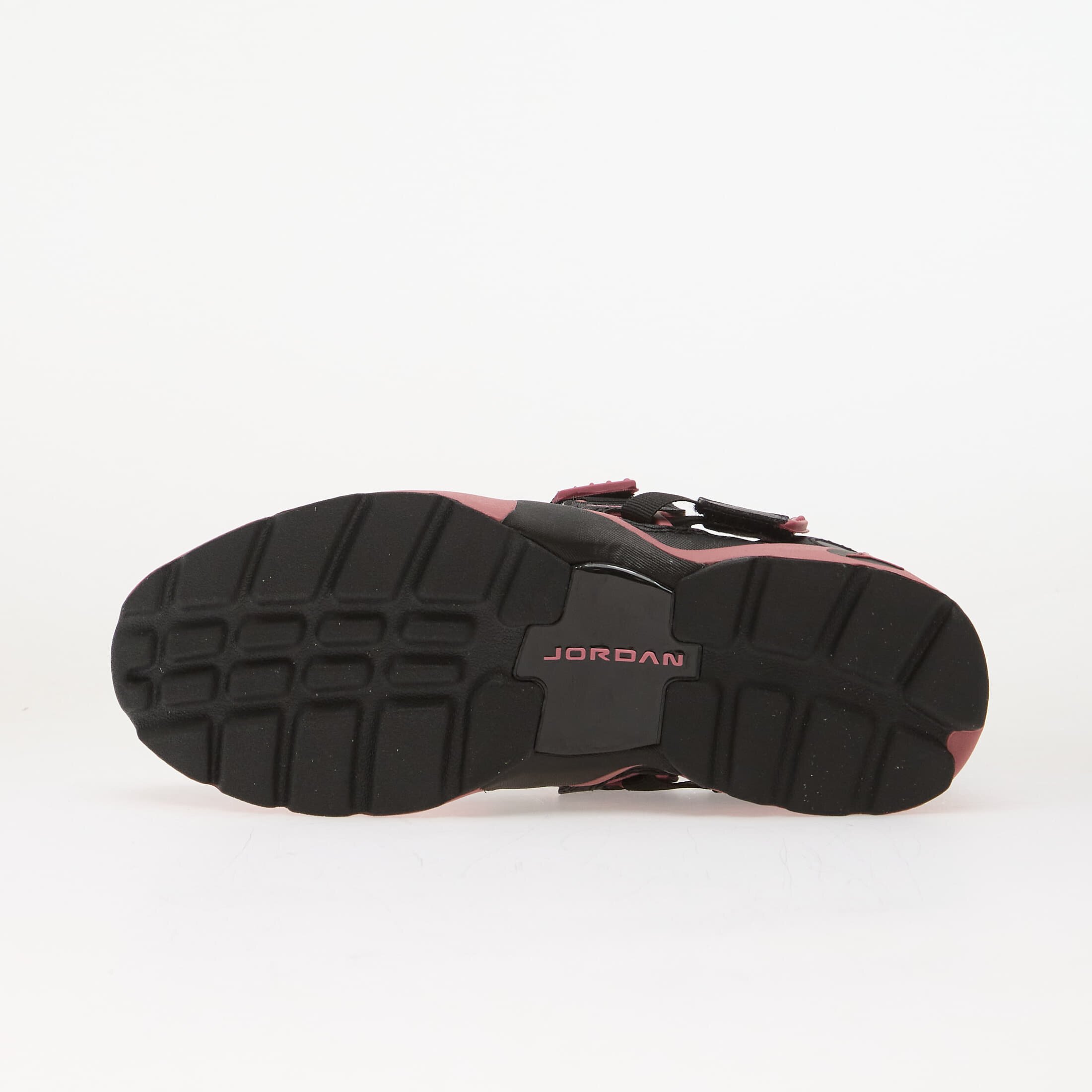 Jordan Trunner LX Black/ Desert Berry-Reflective Slvr