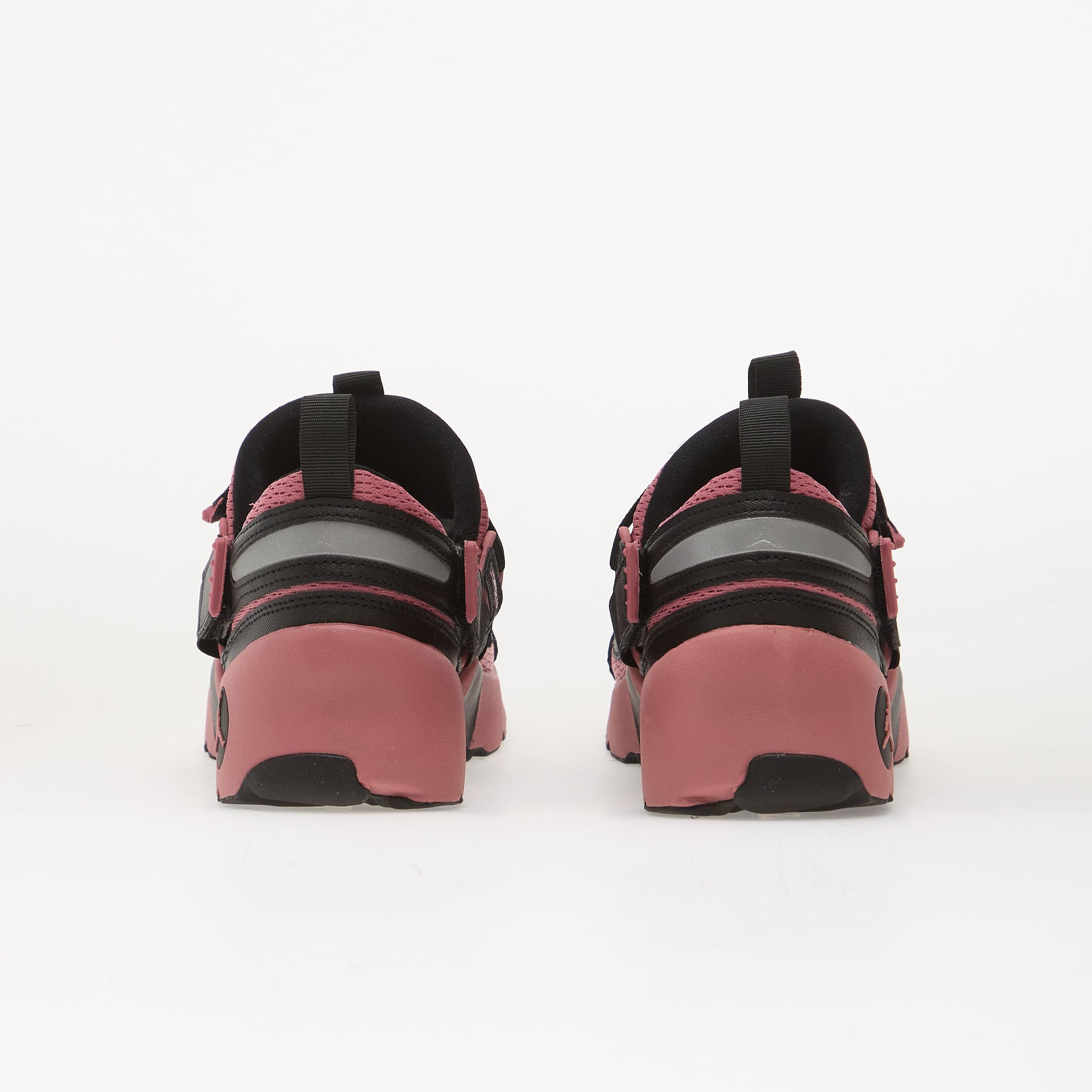 Jordan Trunner LX Black/ Desert Berry-Reflective Slvr