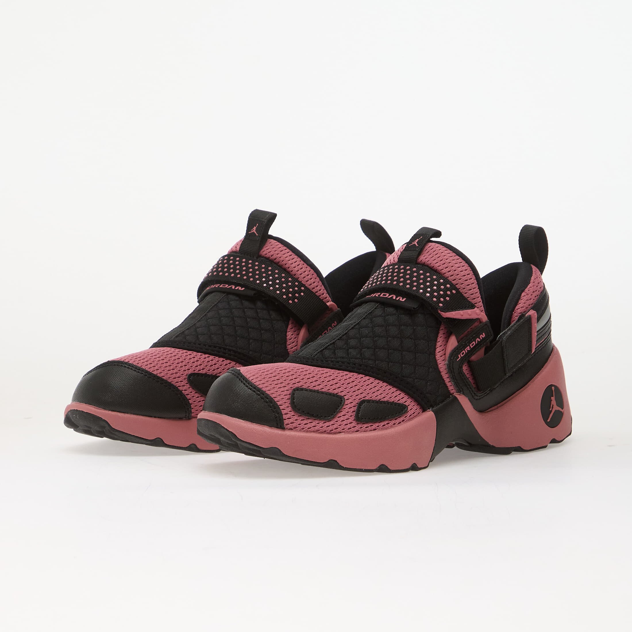 Jordan Trunner LX Black/ Desert Berry-Reflective Slvr