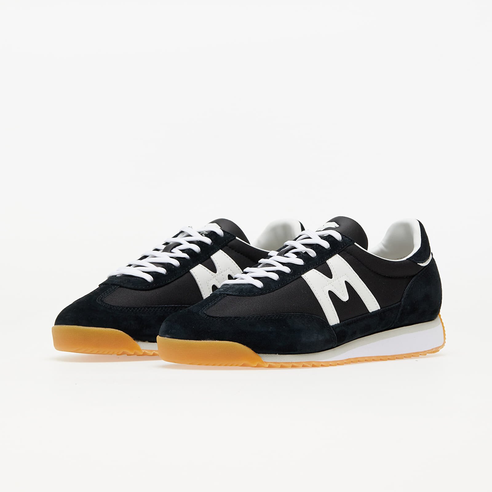 KARHU Сникърси Mestari Black/ White