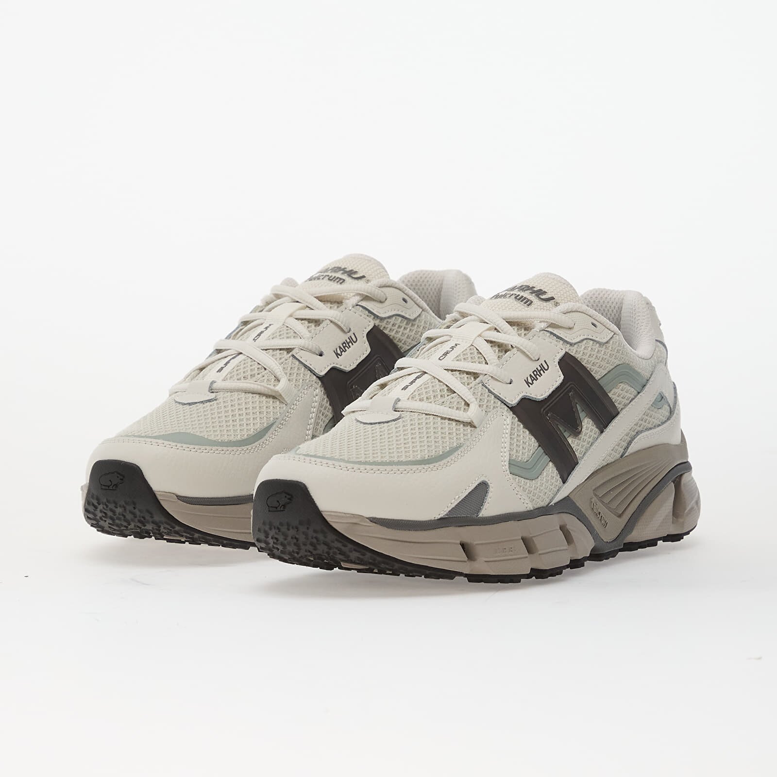 KARHU Сникърси Super Fulcrum Blanc De Blanc/ Dark Gull Gray