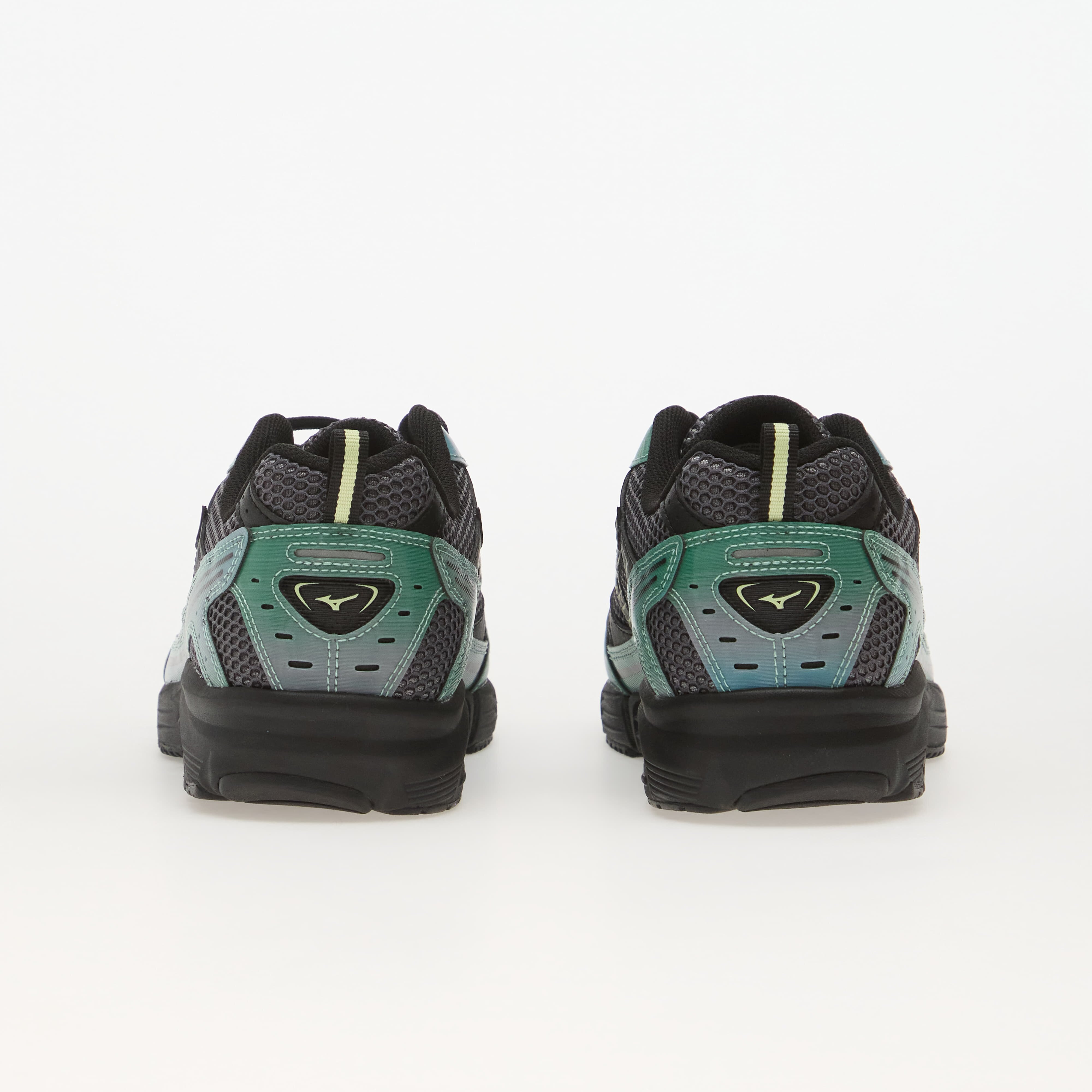 Mizuno Сникърси MXR Lenticular Iron Gate/ Grossular Green/ Black