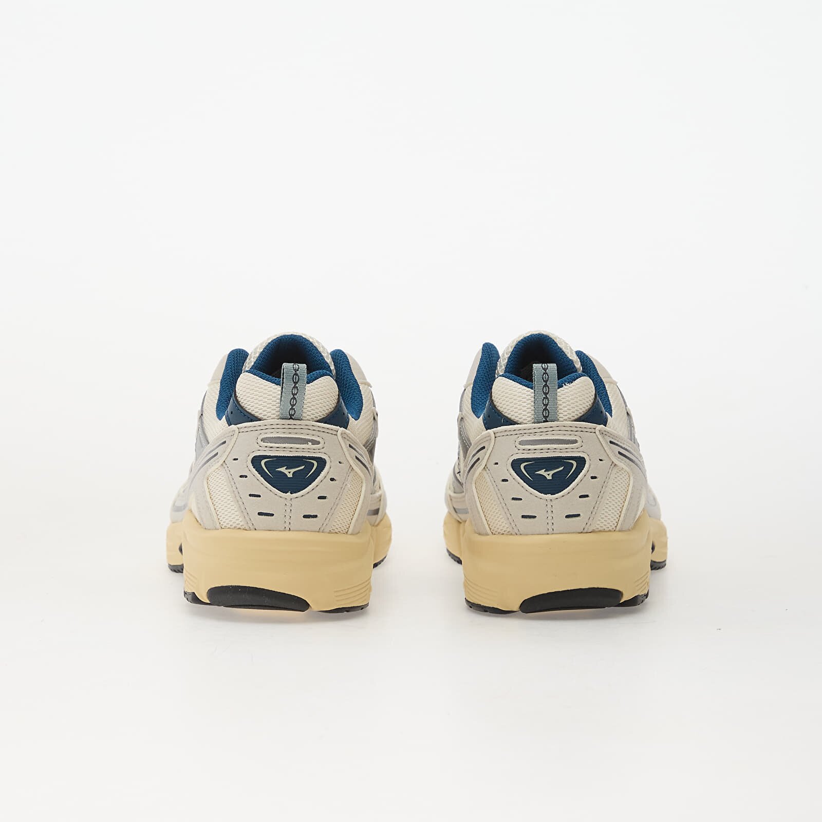 Mizuno Сникърси Mxr (U) Pristine/ Sailor Blue/ Silver Bi