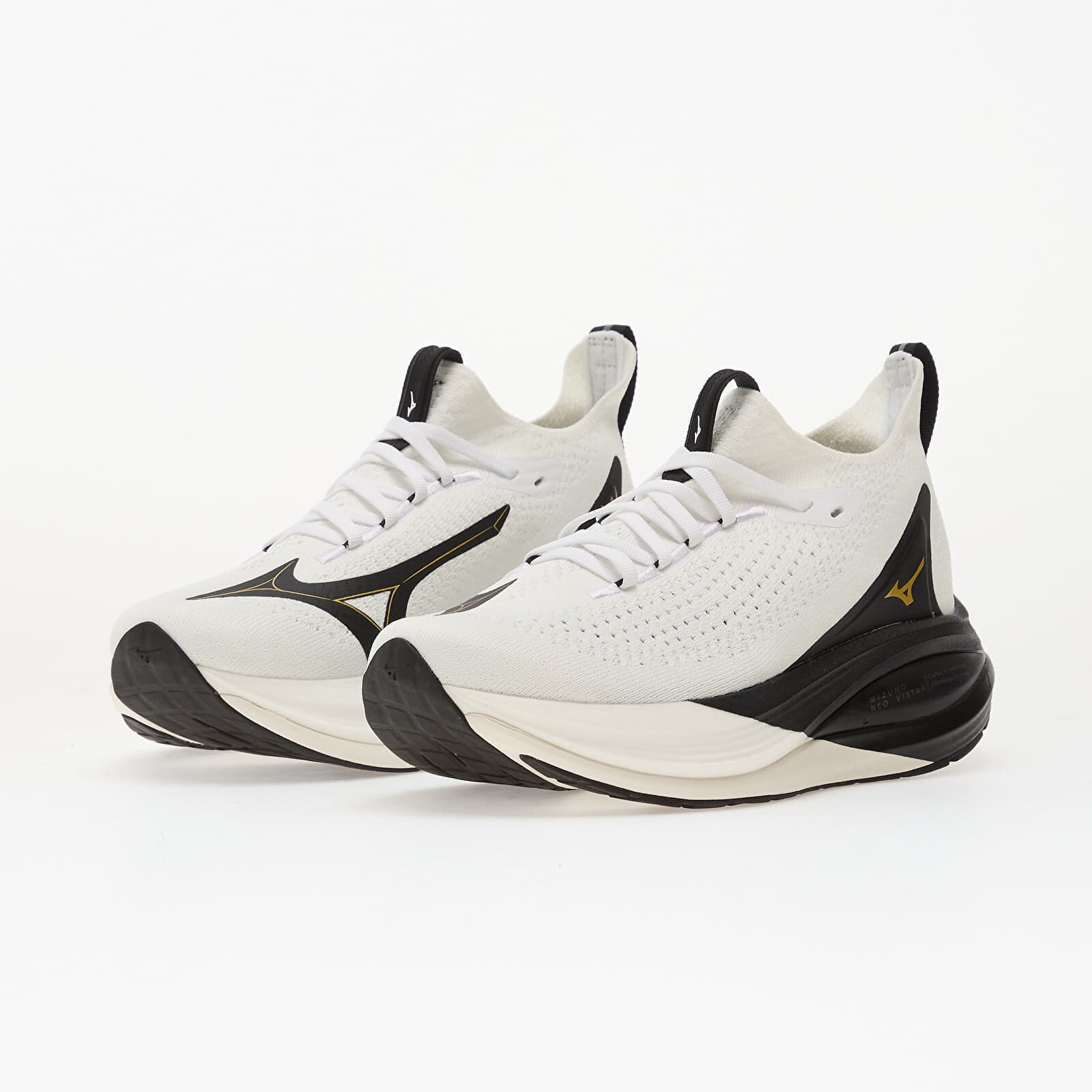 Mizuno Сникърси Neo Vista 2 (U) White/ Black/ Gold