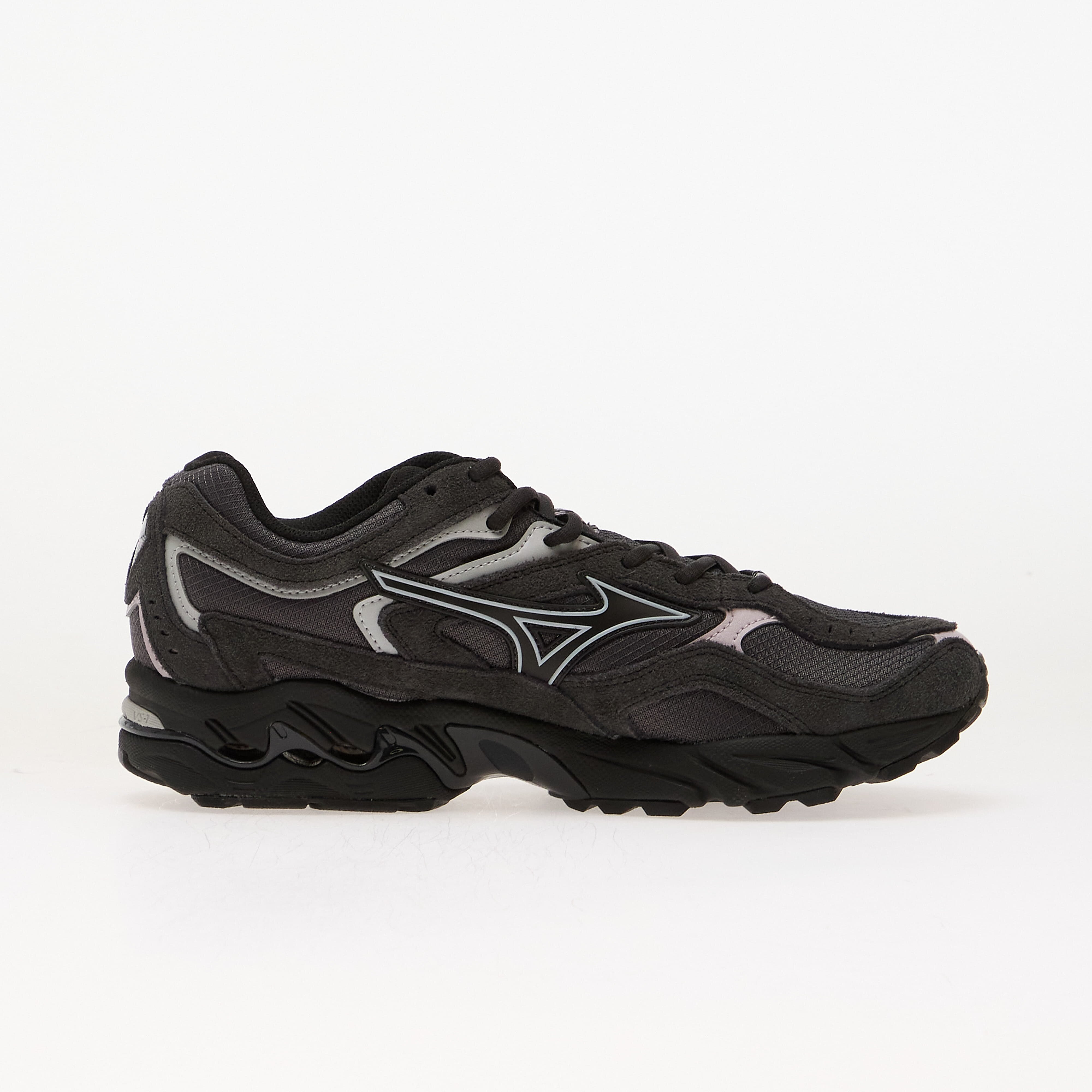 Mizuno Сникърси Wave Mustang LS Suede Blackened Pearl/ Black/ Spring Crocus