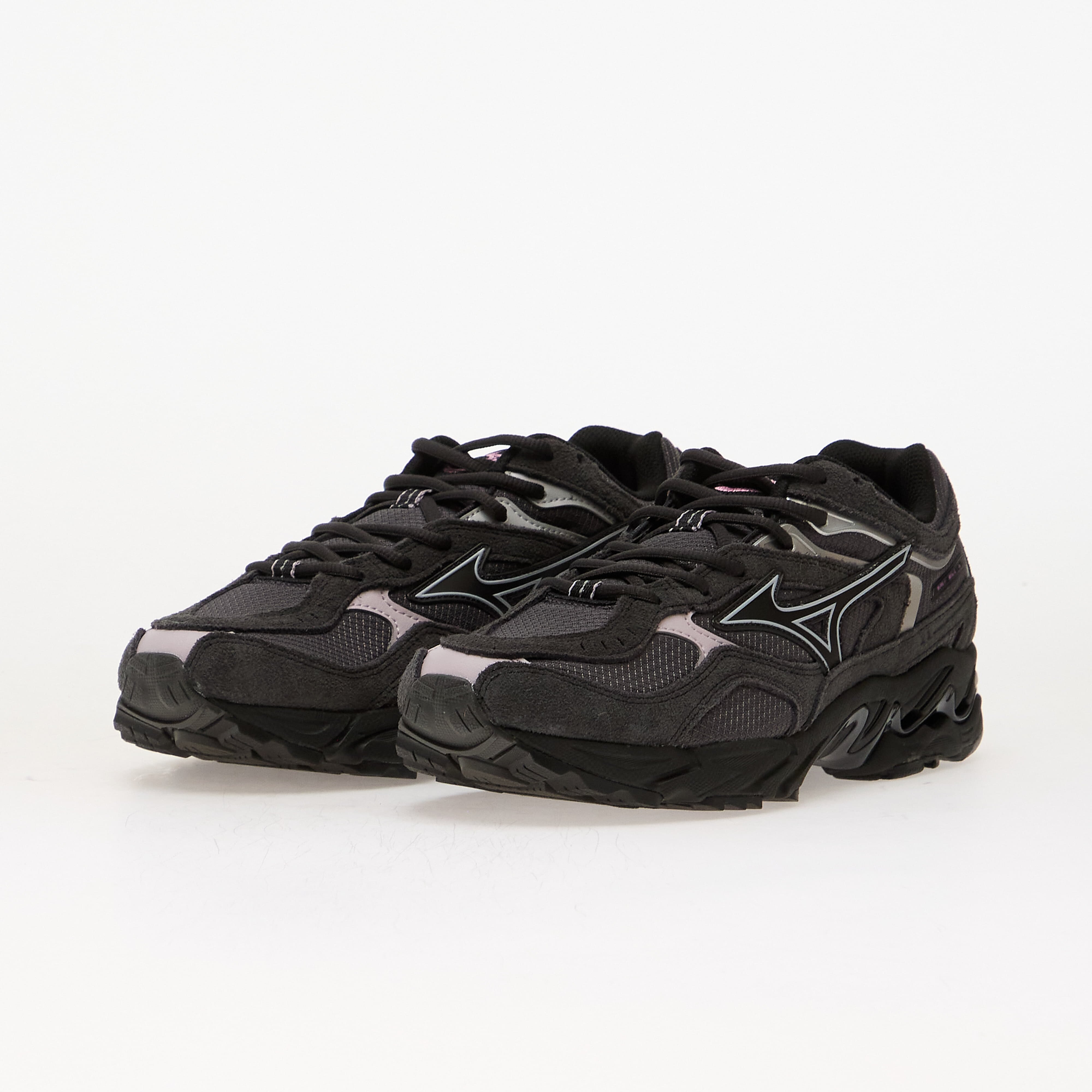 Mizuno Сникърси Wave Mustang LS Suede Blackened Pearl/ Black/ Spring Crocus
