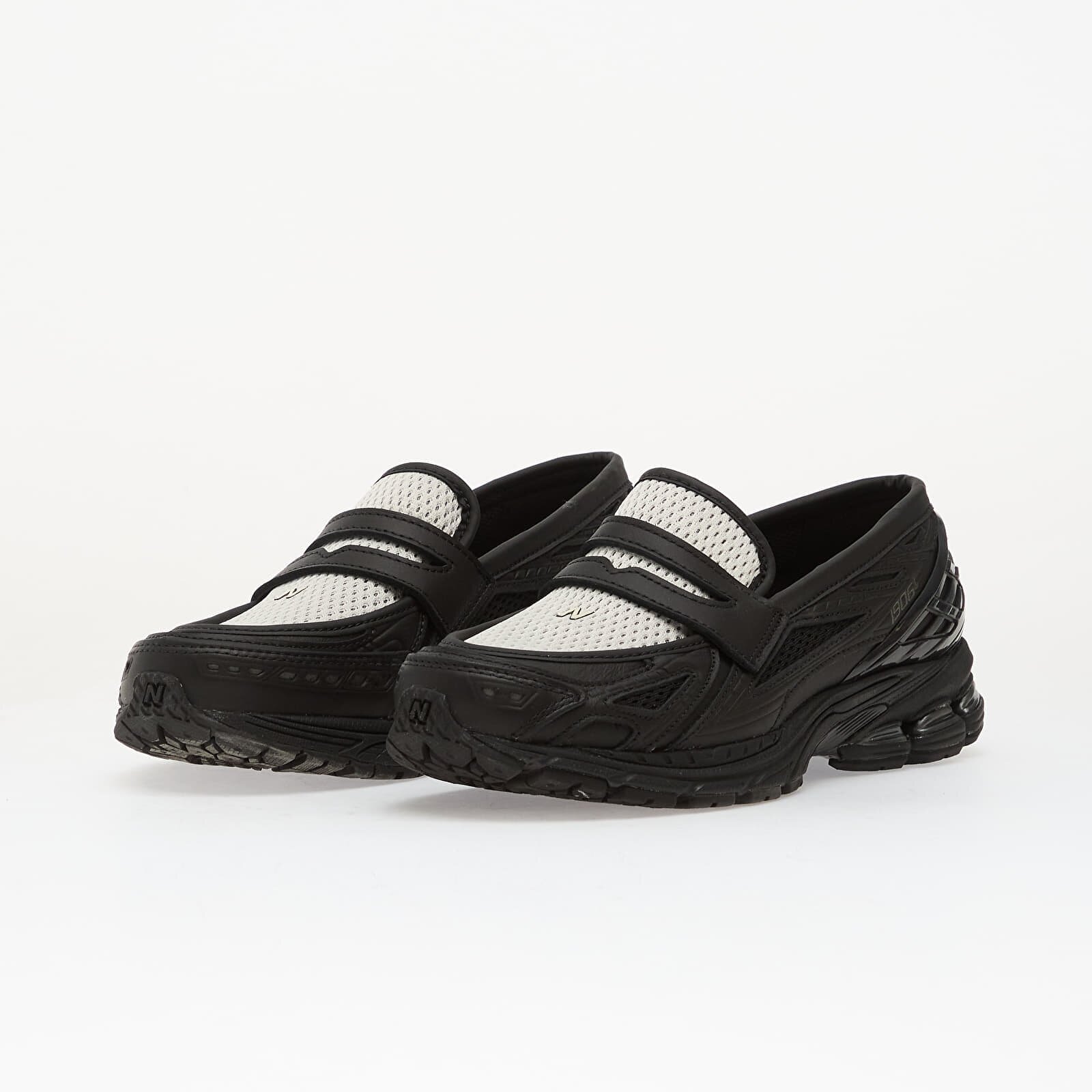 New Balance Обувки 1906L Black